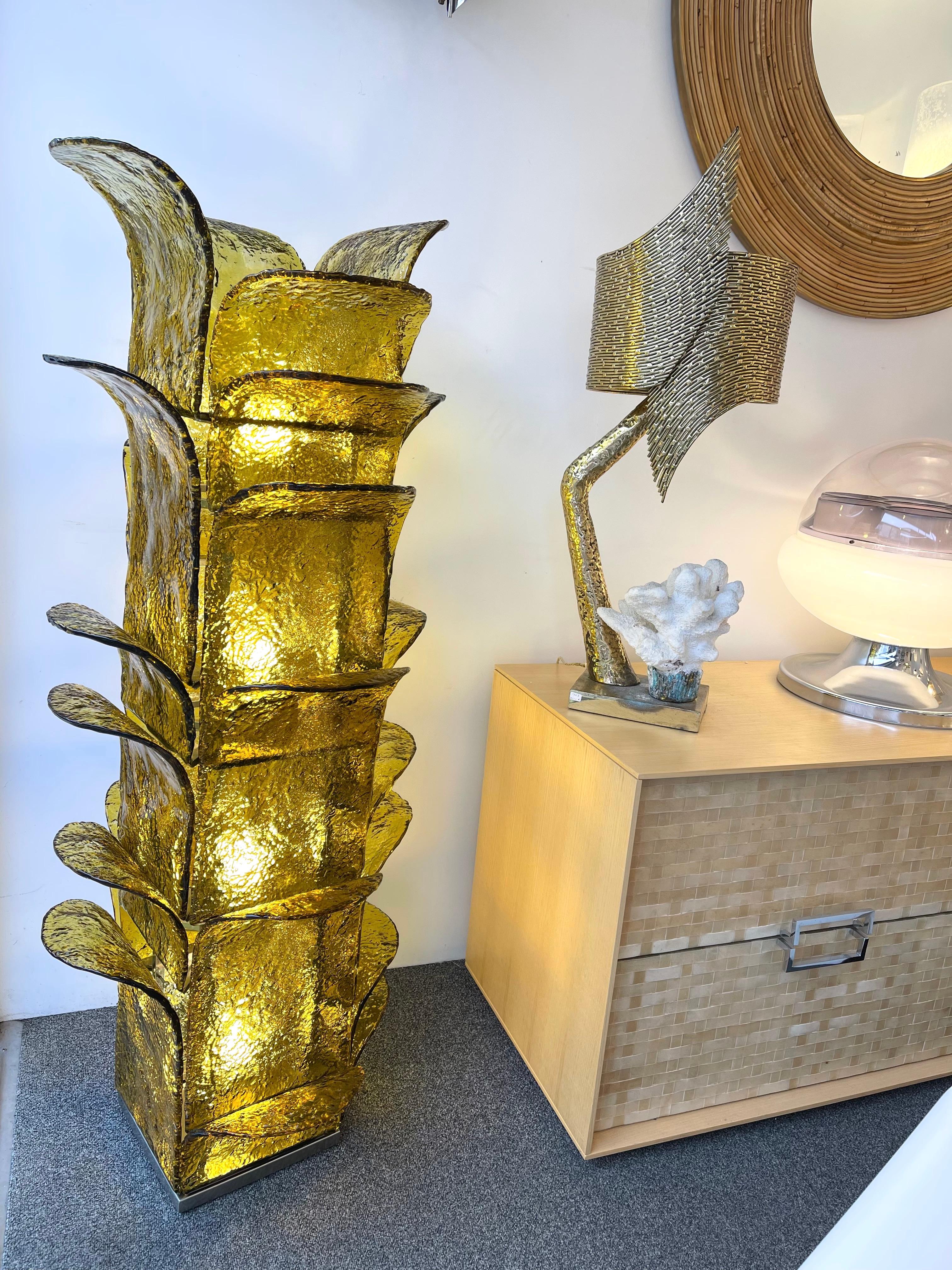 Rare Mid-Century Modern Space Age Cactus floor lamp, yellow murano glass and metal by Carlo Nason for the manufacture Mazzega. Famous italian design like Venini, Vistosi, La Murrina, Aldo Nason, Stilnovo, Joe Colombo, Arteluce, Arredoluce, Lumi,