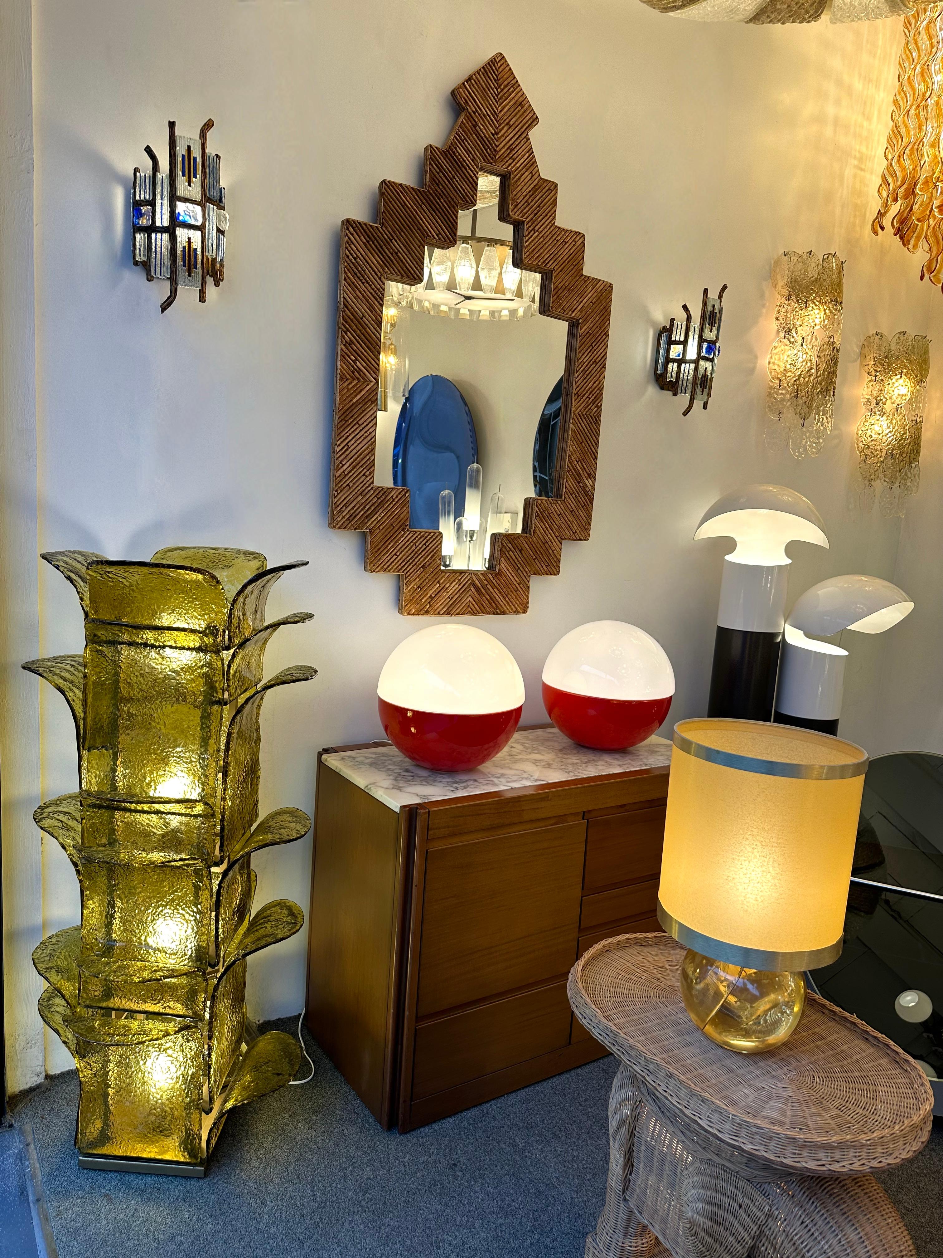 Mid-Century Modern Space Age Cactus floor lamp, yellow murano glass and gilt metal by Carlo Nason for the manufacture Mazzega. Famous italian design like Venini, Vistosi, La Murrina, Aldo Nason, Stilnovo, Joe Colombo, Arteluce, Arredoluce, Lumi,