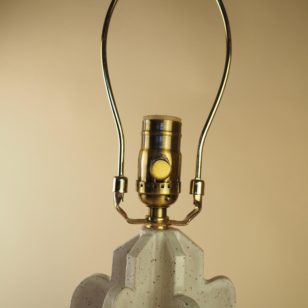 Kaktus Lampe von Nani Goods Zeitgenössische Kaktus Tischlampe aus Keramik (Handgefertigt) im Angebot