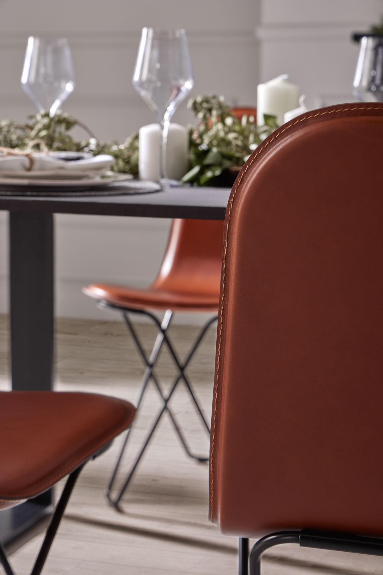 Cactus Leather Dining Chair by Cuero Design
Dimensions: D 67 x W 50 x H 90 cm.
Materials: Leather and metal.
Weight: 6,8 kg.
Finish: Polo leather and black frame.

Available in different leather and metal color options and finishes on request.