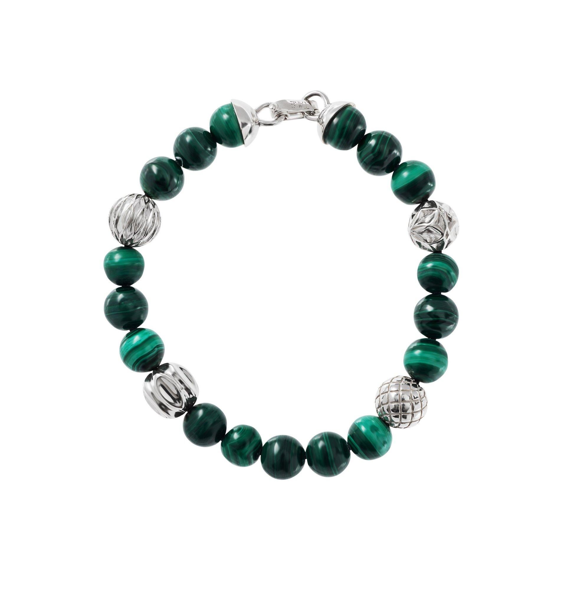 Nature shows us that she is an expert in creating perfect, balanced and high impact proportions, inspiring this bracelet in the Mexican cactus.

To preserve the beauty of your TANE products, we recommend that you avoid any contact with substances
