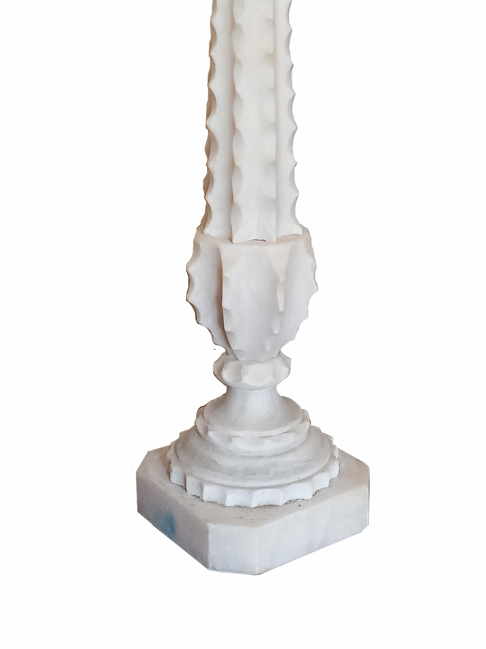 Lampe de table Art Déco en albâtre grand format   Blanc  Forme organique, Sculpture en vente 2