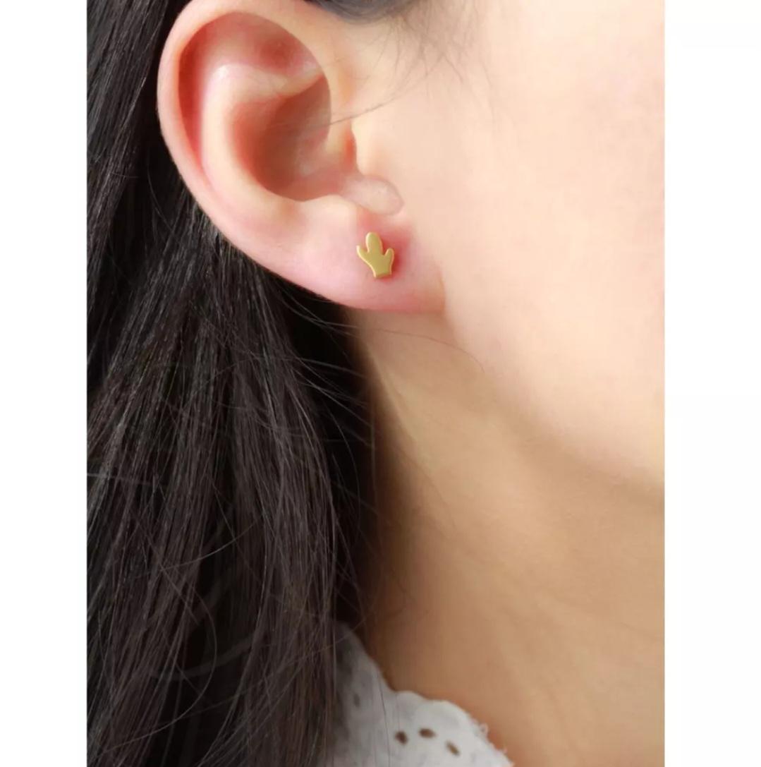 Art Deco Cactus Studs Earring 14k Solid Gold Cute Cactus Dainty Studs Birthday Presents. For Sale