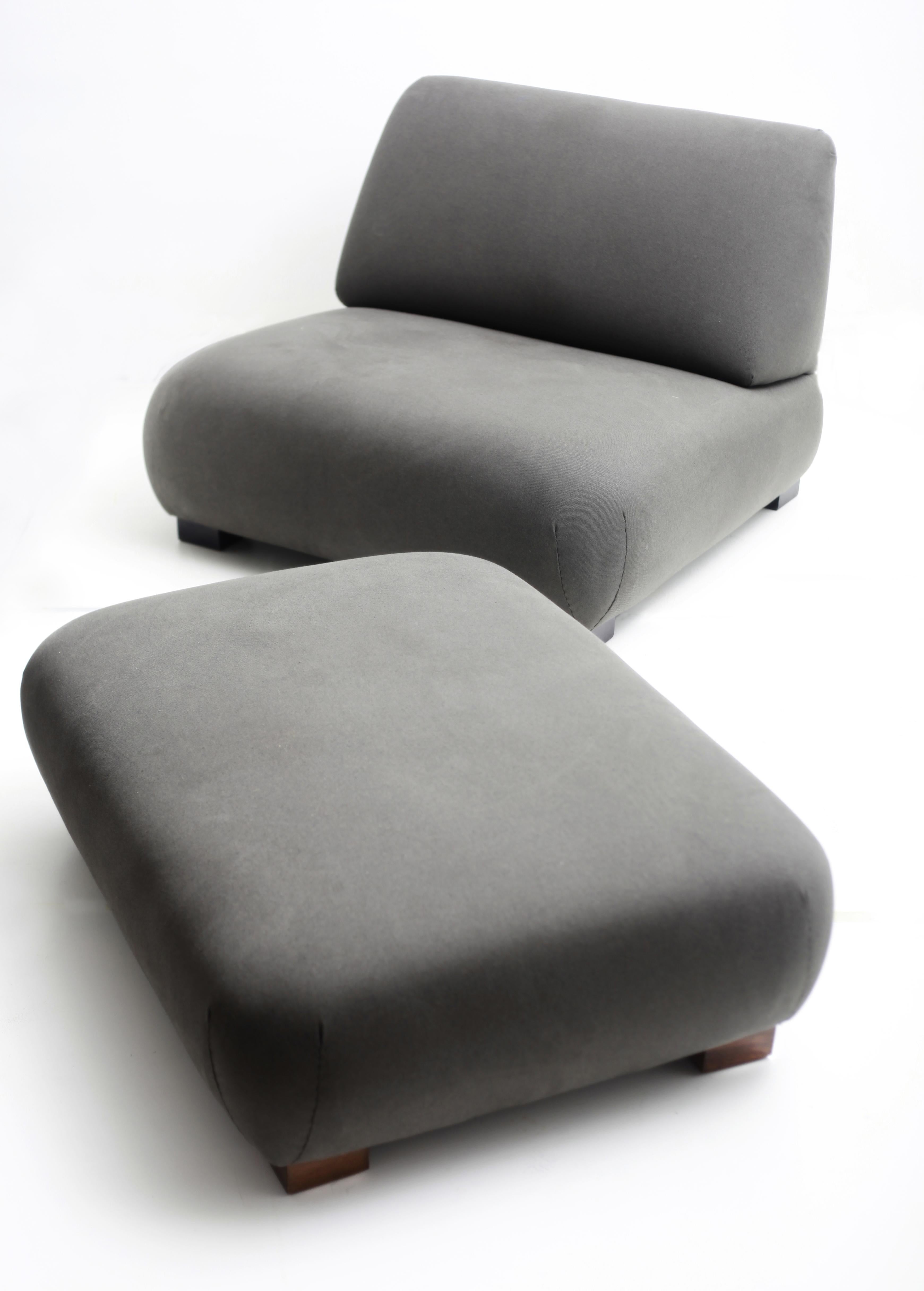 Cadaqués ottoman by Federico Correa, Alfonso Milá
Dimensions: D 75 x W 100 x H 34 cm
Materials: beech wood, fabric.
Available in other fabrics.

The Cadaqués ensemble sums up an entire philosophy of good living in the form of a sofa, lounge