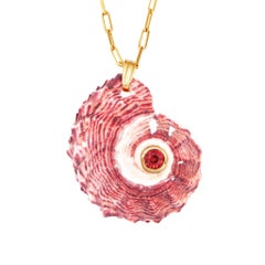 Cadaques Red Shell Pendant with Garnet