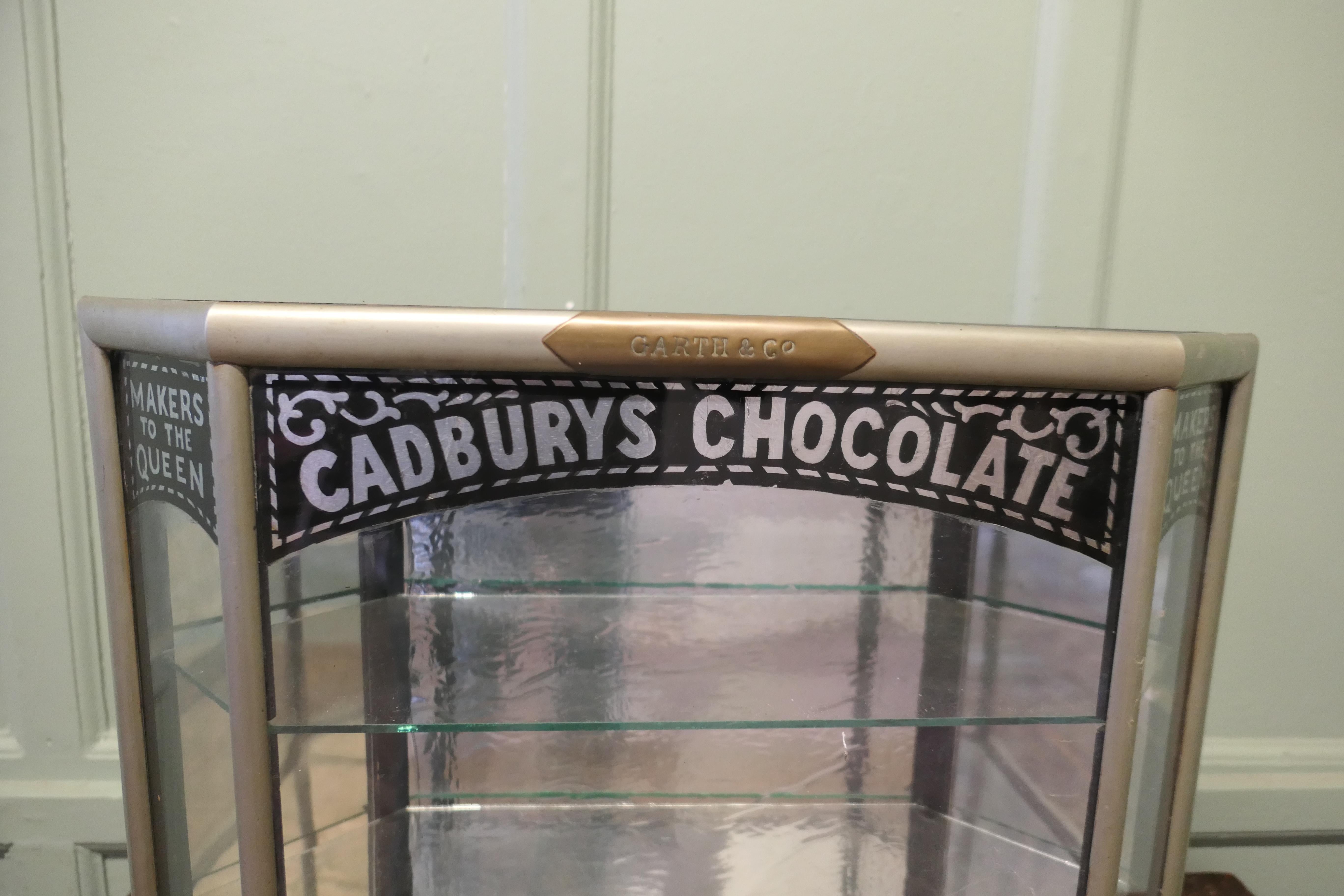 Cadbury’s Art Deco Sweet Shop Cabinet In Good Condition For Sale In Godshill, Isle of Wight