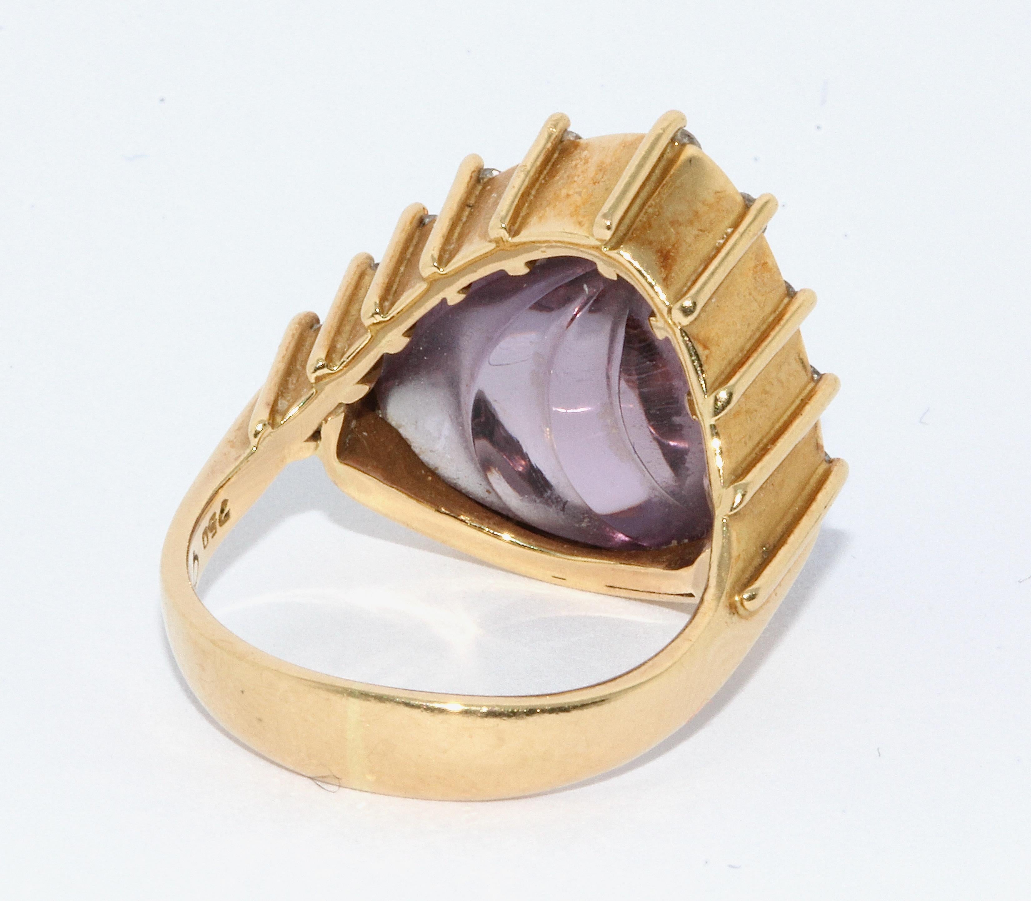 Bague Cadeaux Jewelry en or 18 carats sertie d'une grande améthyste et de diamants Pour femmes en vente