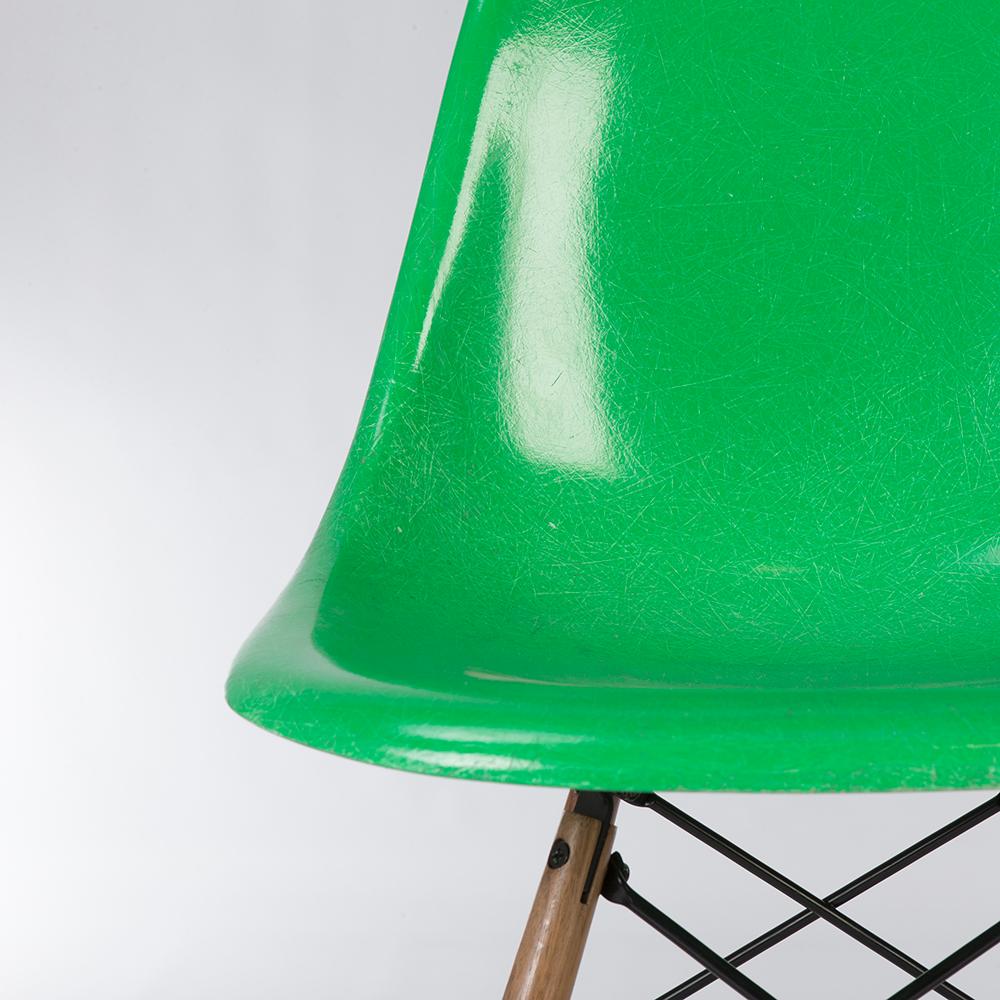 20th Century Cadmium Green Herman Miller Eames DSW Dining Side Shell Chair For Sale