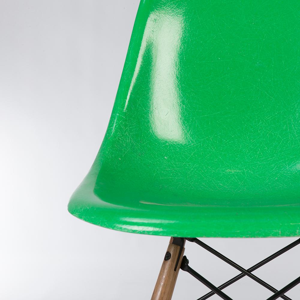 20th Century Cadmium Green Pair '2' Herman Miller Eames DSW Dining Side Shell Chairs For Sale