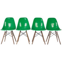 Cadmium Green Set of 4 Herman Miller Eames DSW Dining Side Shell Chair