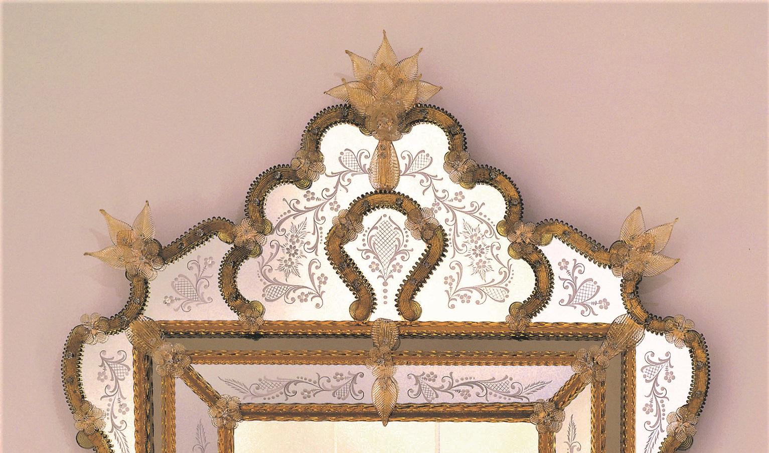 Hand-Crafted CA'D'ORO, Murano Glass Mirror in Venetian Style by Fratelli Tosi, Made in Italy For Sale