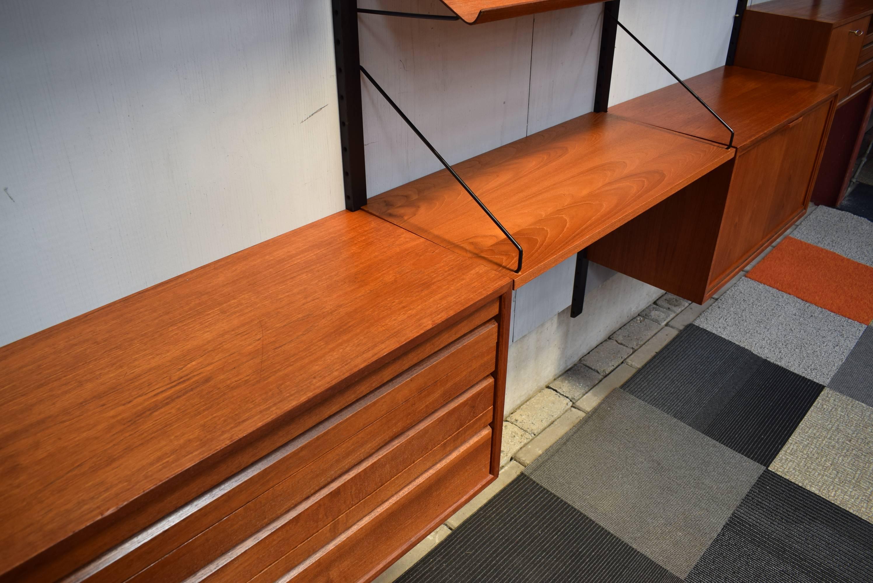 Cadovius Royal Modular Wall Unit in Teak, 1950s In Good Condition In Pijnacker, Zuid-Holland