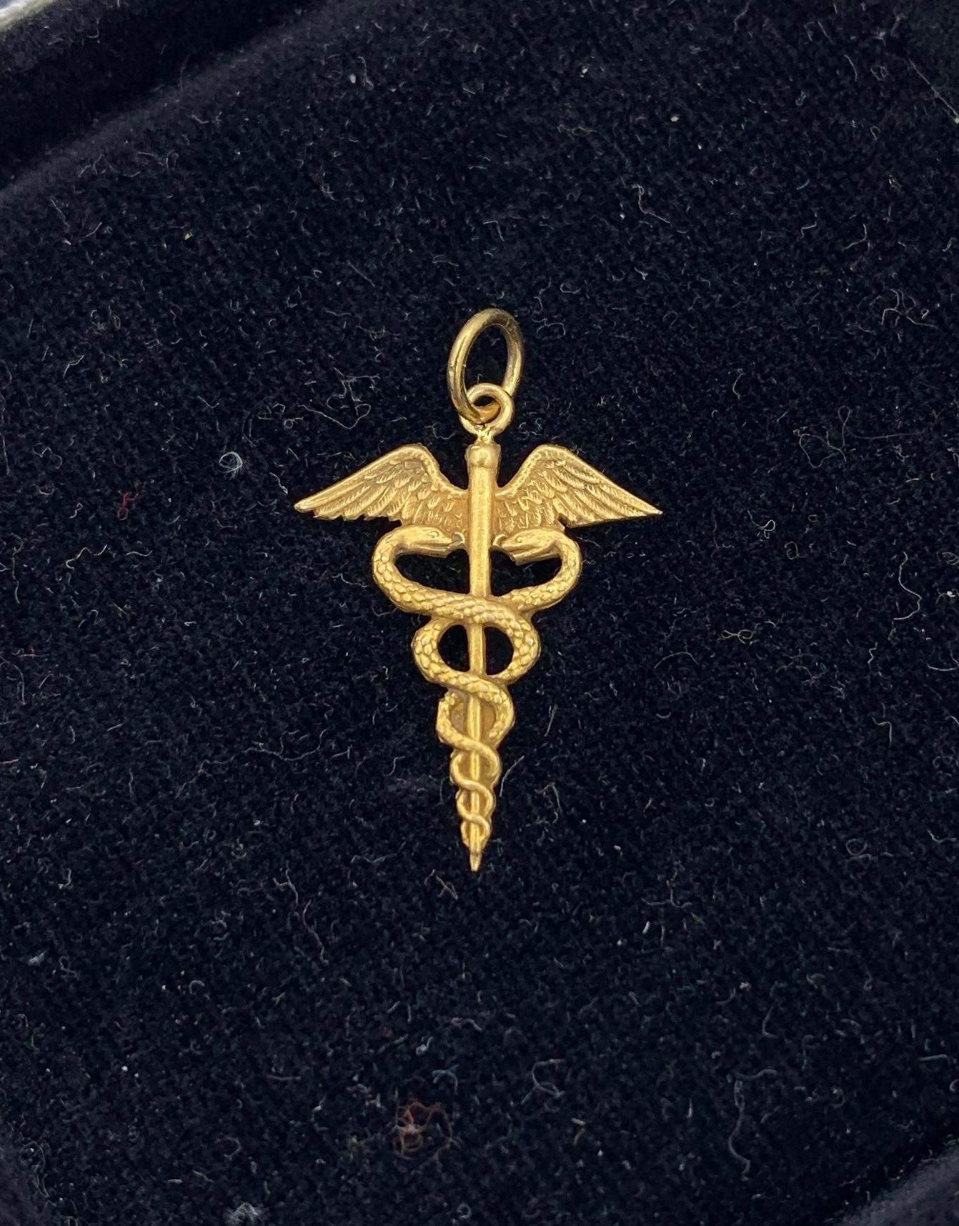 Caduceus Snake Pendant Necklace Gold Medicine Doctor Hermes Peace Antique In Excellent Condition For Sale In New York, NY