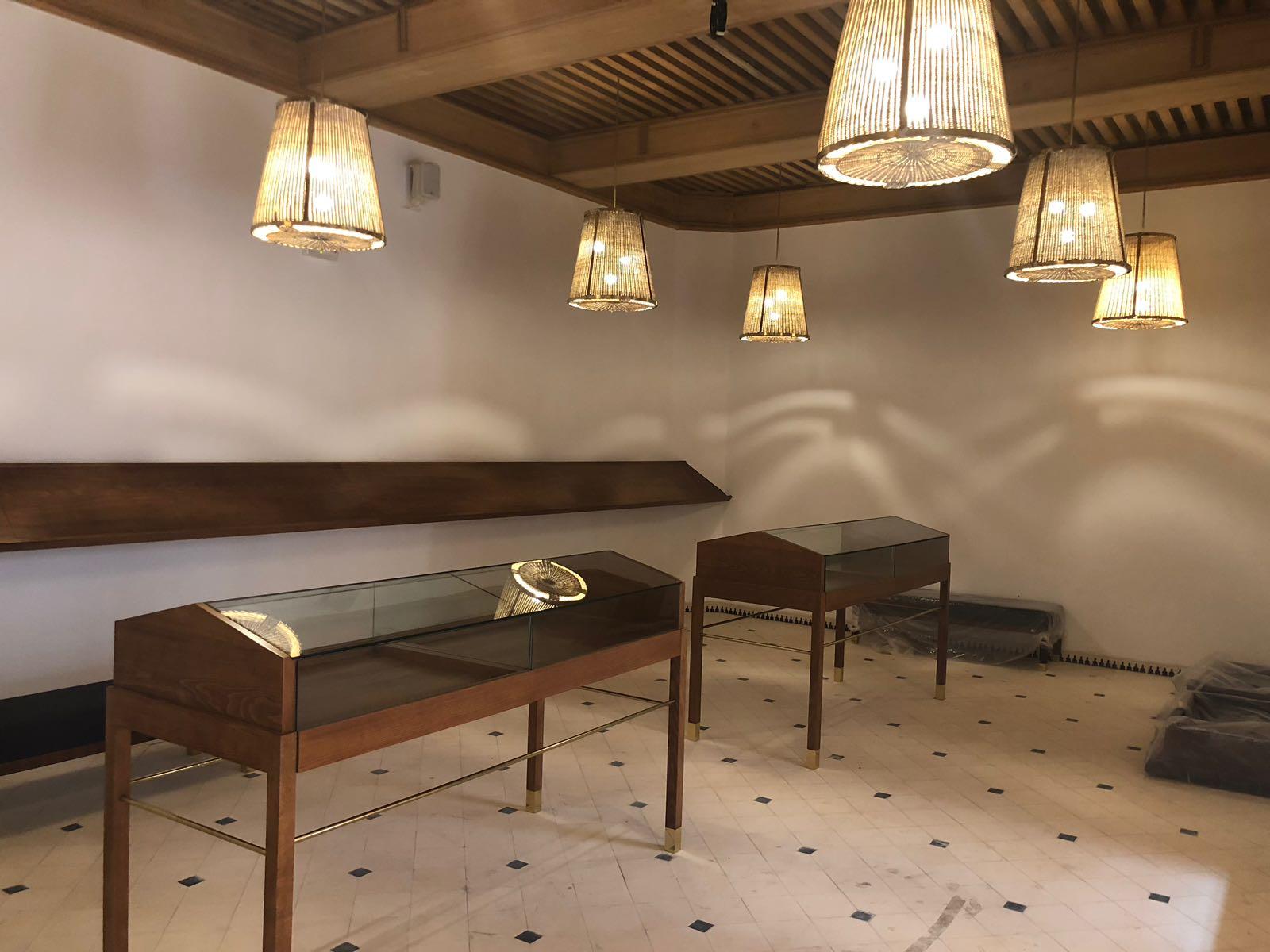 Moderno Caeli-S Apparecchio a sospensione in ottone artigianale in rattan, Collezione Flow in vendita