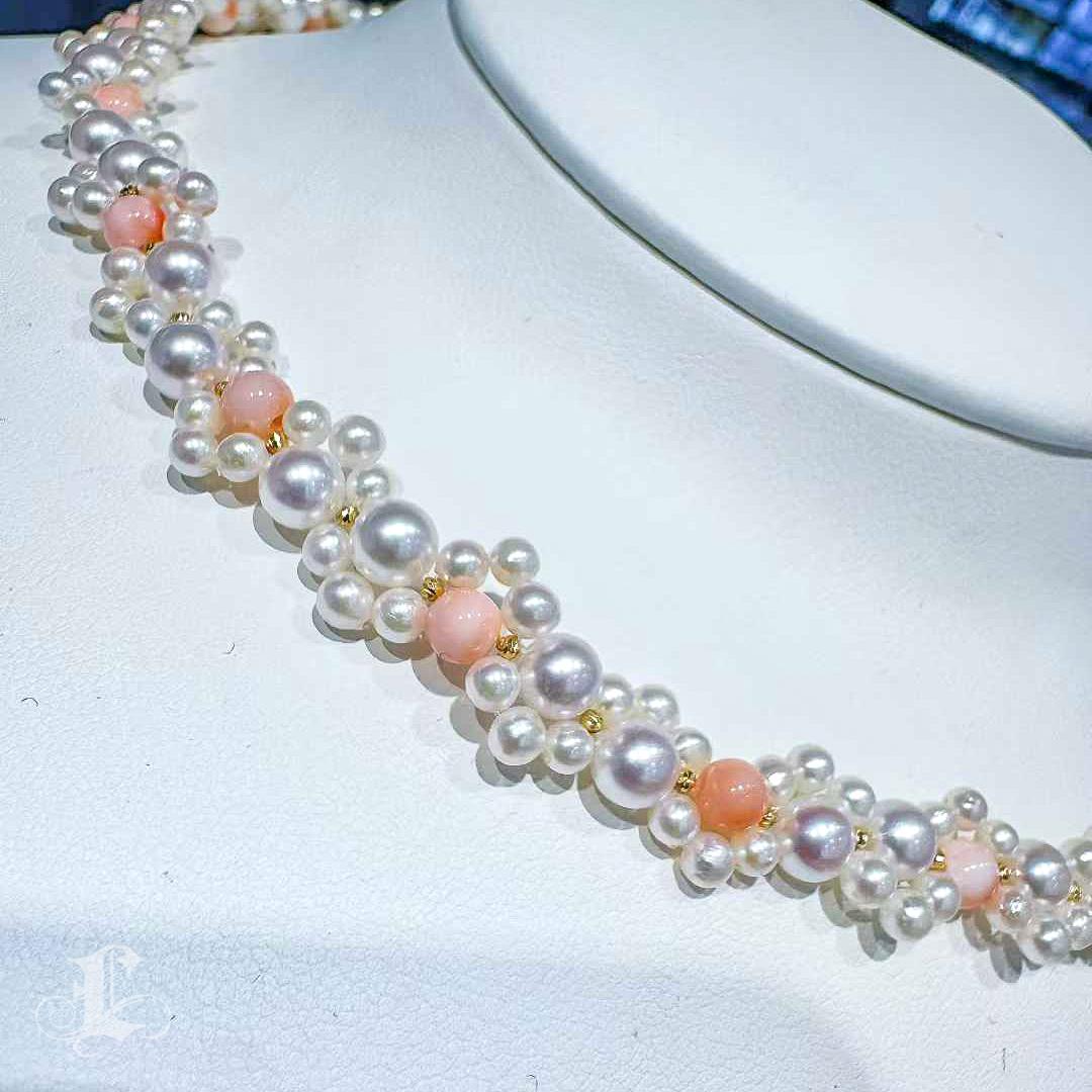 【Caelmare】 Aurora Baby Akoya Pearl & Momo Coral Necklace For Sale 2