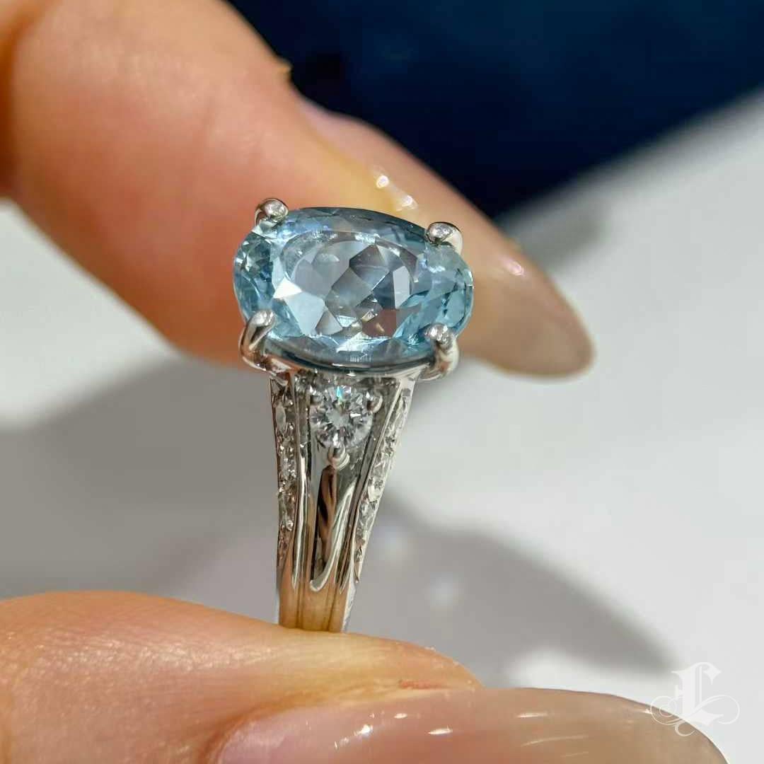 Anello in platino con acquamarina blu e diamanti Santa Maria da 2,46 carati in vendita 1
