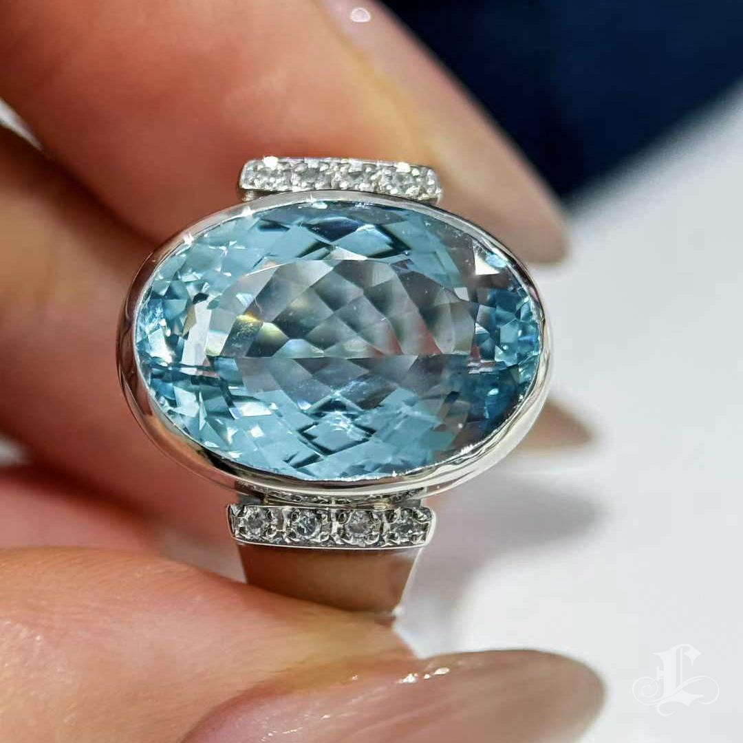 【Caelmare】7.83ct Aquamarin & Diamant Schwerer Platin Ring im Zustand „Neu“ im Angebot in New York, NY