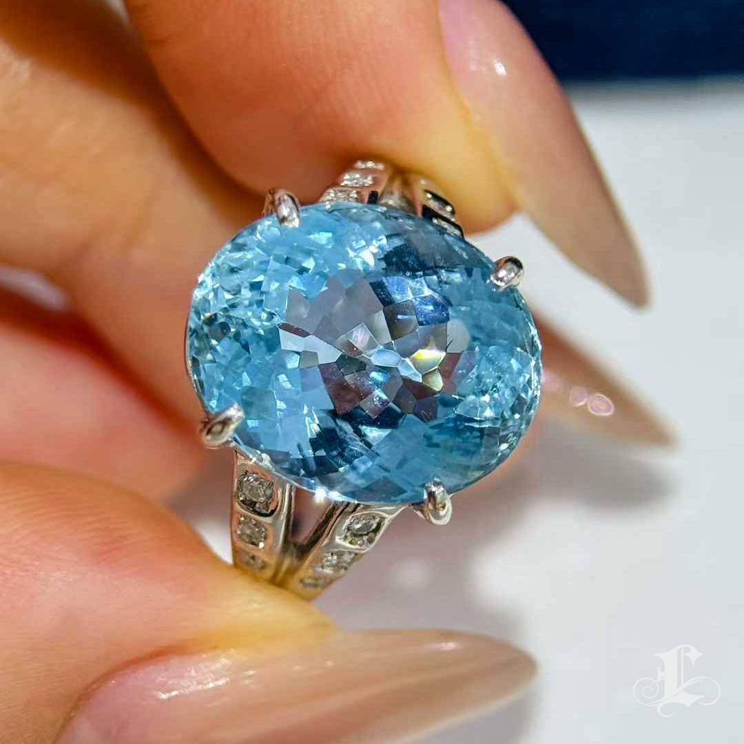 De las mujeres 【Caelmare】Anillo de platino con aguamarina azul y diamantes de 8.04 ct Santa María en venta