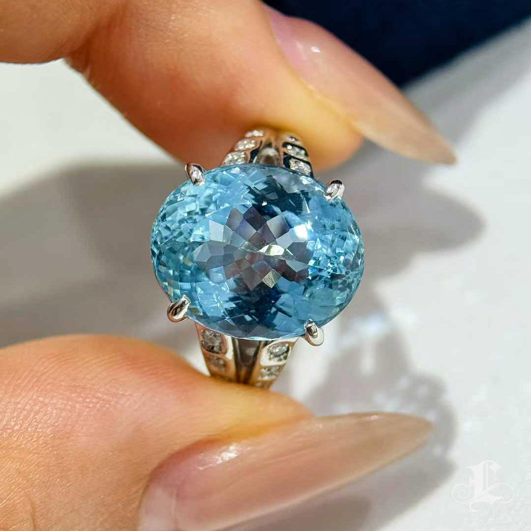 【Caelmare】Anillo de platino con aguamarina azul y diamantes de 8.04 ct Santa María en venta 1