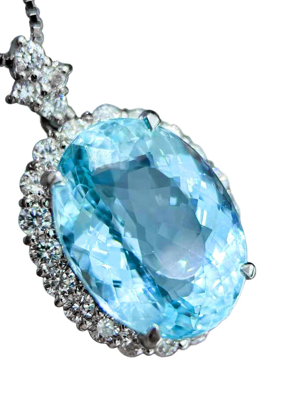 CELESTIAL HALO - Collana con ciondolo in acquamarina naturale e diamanti da 12,93 carati in vendita 3