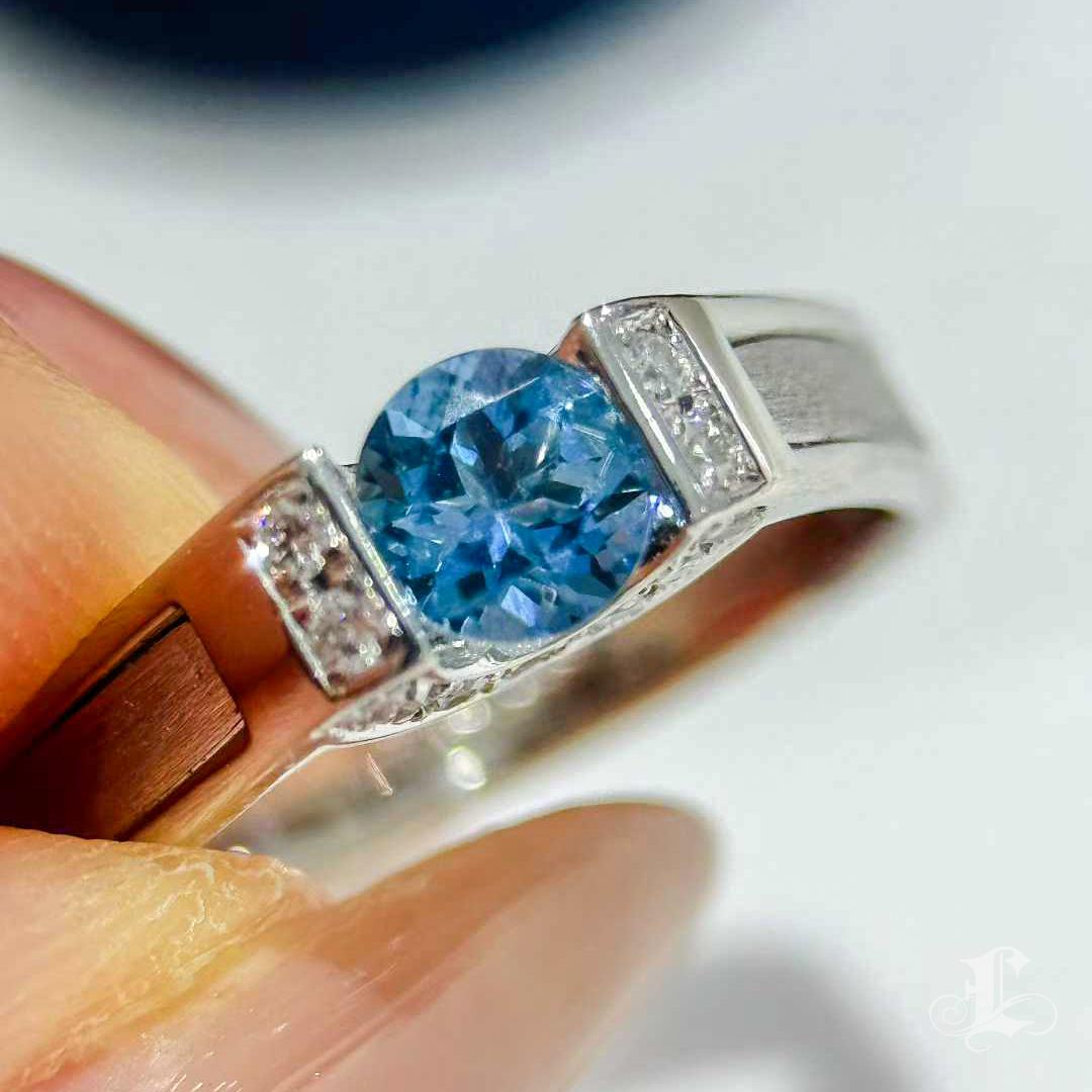 【Caelmare】0.47ct Aquamarin & Diamant Platin Ring im Zustand „Neu“ im Angebot in New York, NY