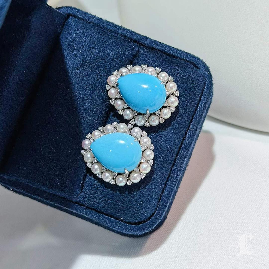 Orecchini a cerchio in turchese naturale e perla Akoya in vendita 1