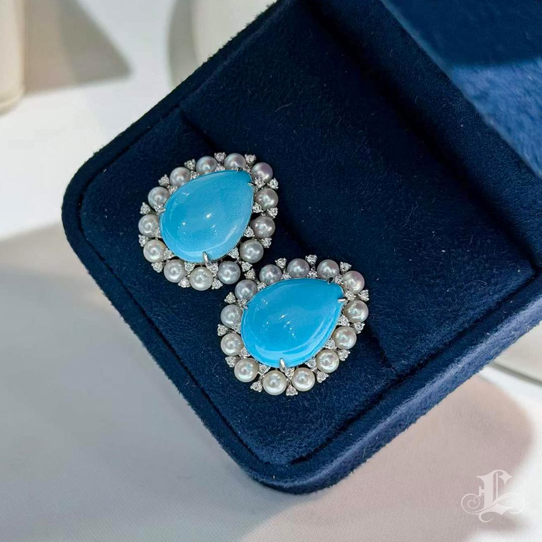 Orecchini a cerchio in turchese naturale e perla Akoya in vendita 2