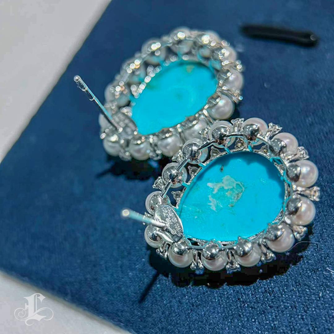 Orecchini a cerchio in turchese naturale e perla Akoya in vendita 4