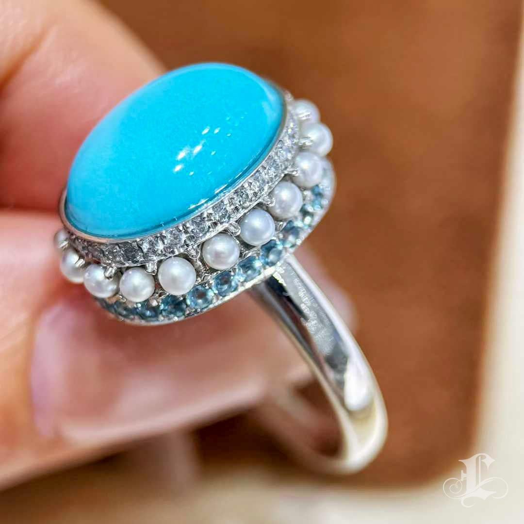【Caelmare】Natural Turquoise Mini Pearl Diamond Halo Ring For Sale 2