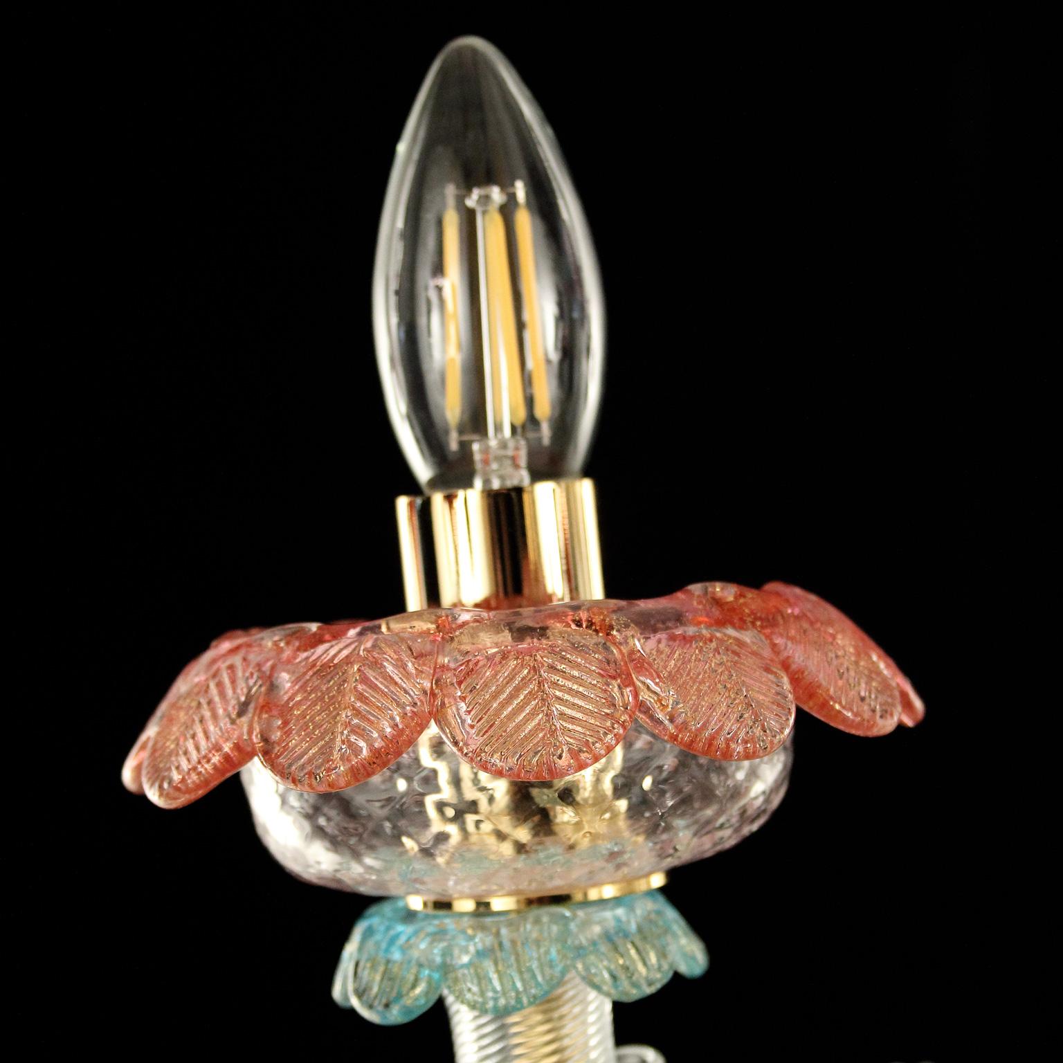 3-Arm-Leuchte Kristall und Gold:: Details in Rosa und Hellblau von Multiforme (Italienisch) im Angebot