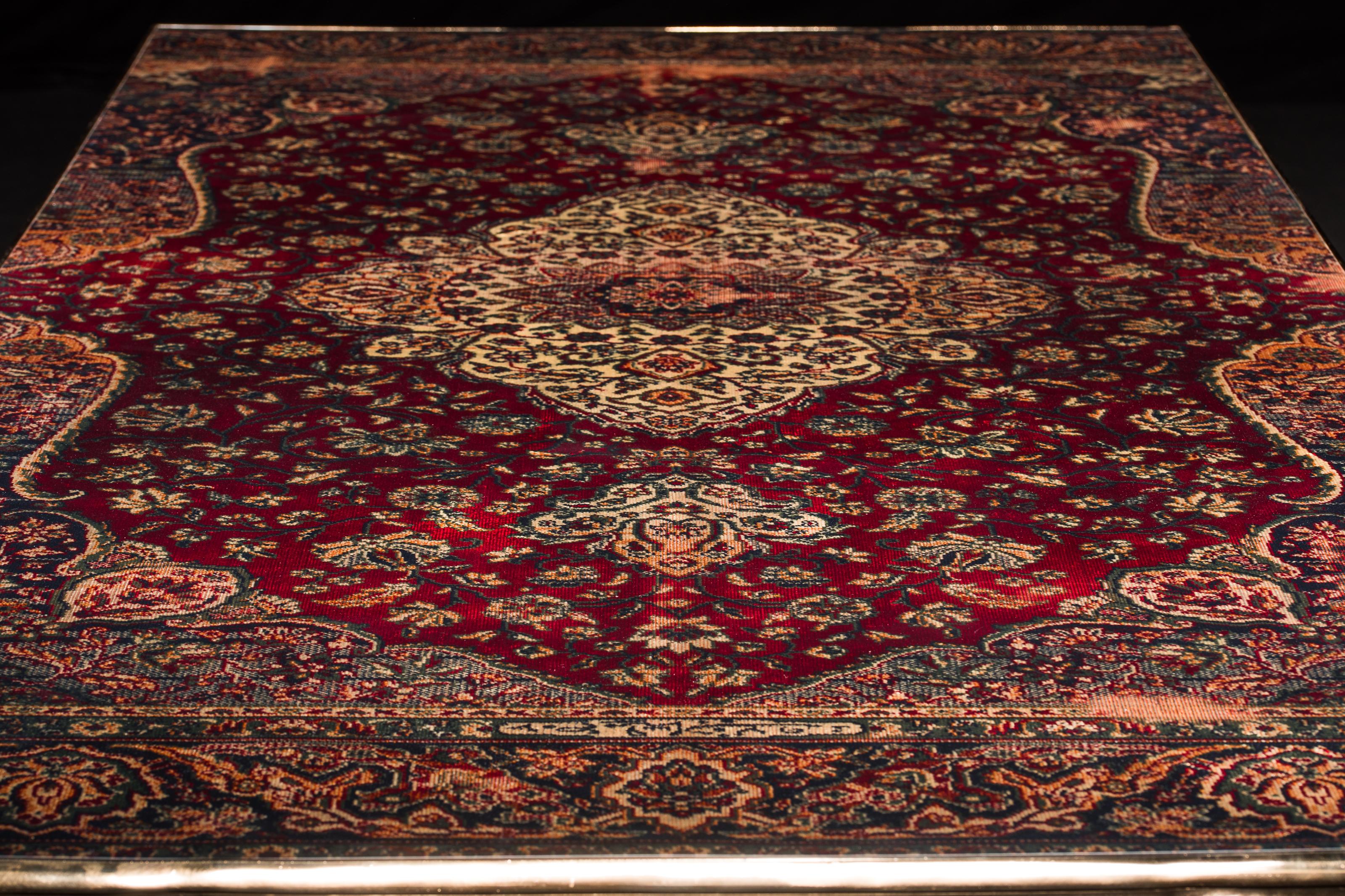 Café 6116, Persian Carpet Table In New Condition For Sale In MAASBREE, LI