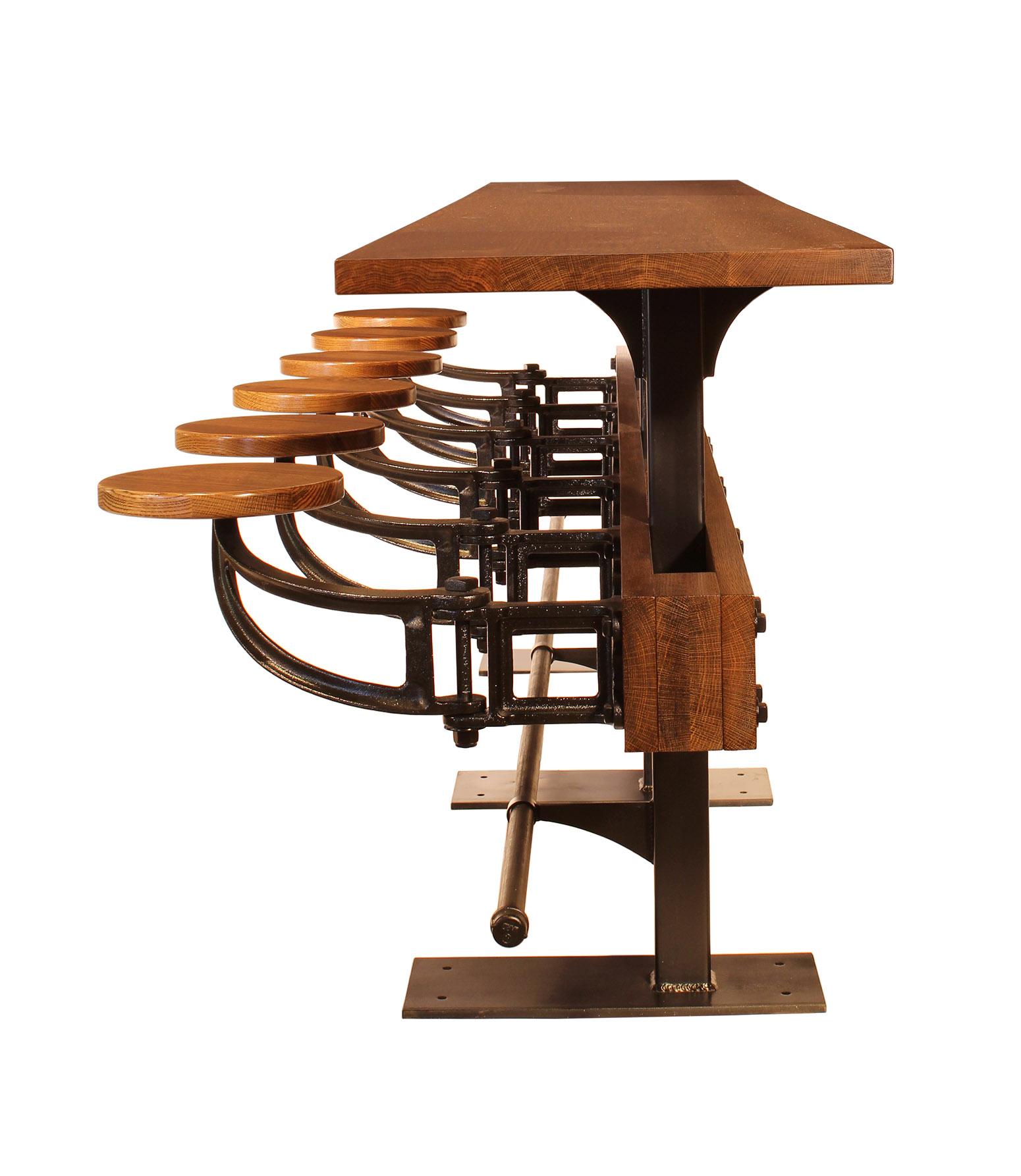 Table de café/de comptoir avec sièges pivotants attachés, conçue pour les spécificités en vente 2
