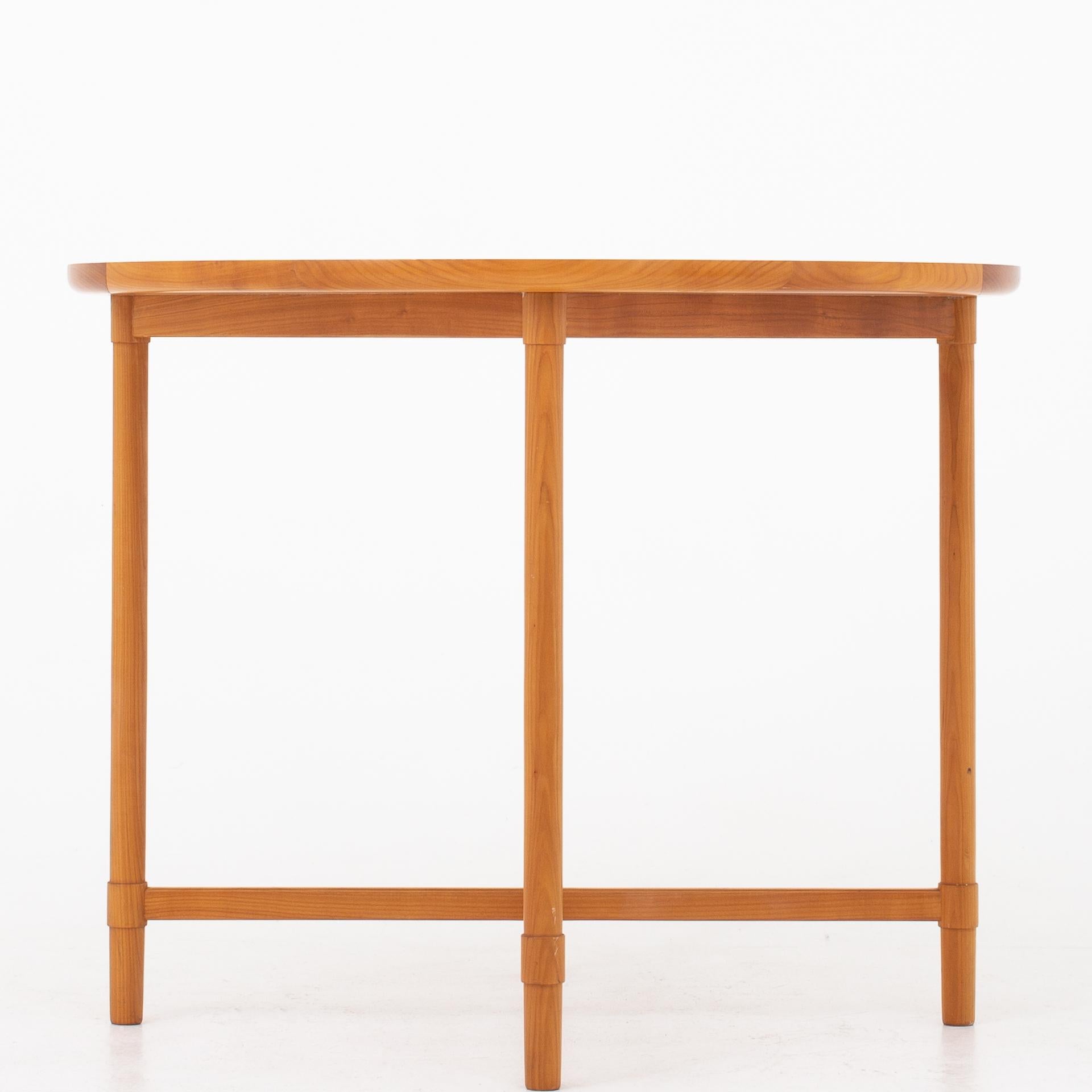 Café table in cherry with cross frame. Maker Søborg Møbelfabrik.