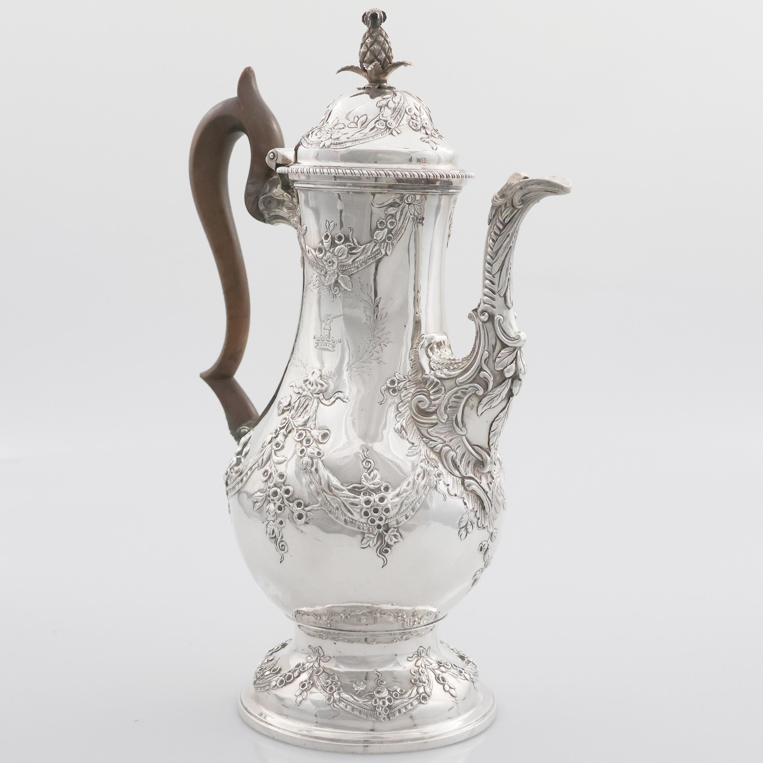 British Caffettiera in argento sterling Giorgio III, Charles Wright, Londra, 1771 in vendita