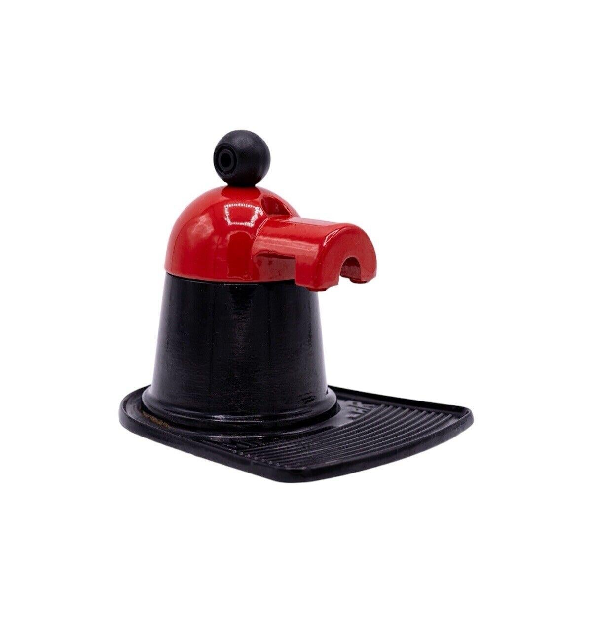 Introducing a 2-cup mini coffee maker, 1980s design.


The item is in good conservative condition, no cosmetic or structural defects to report, just slight and obvious signs of time due to use and age . (Please see photos)