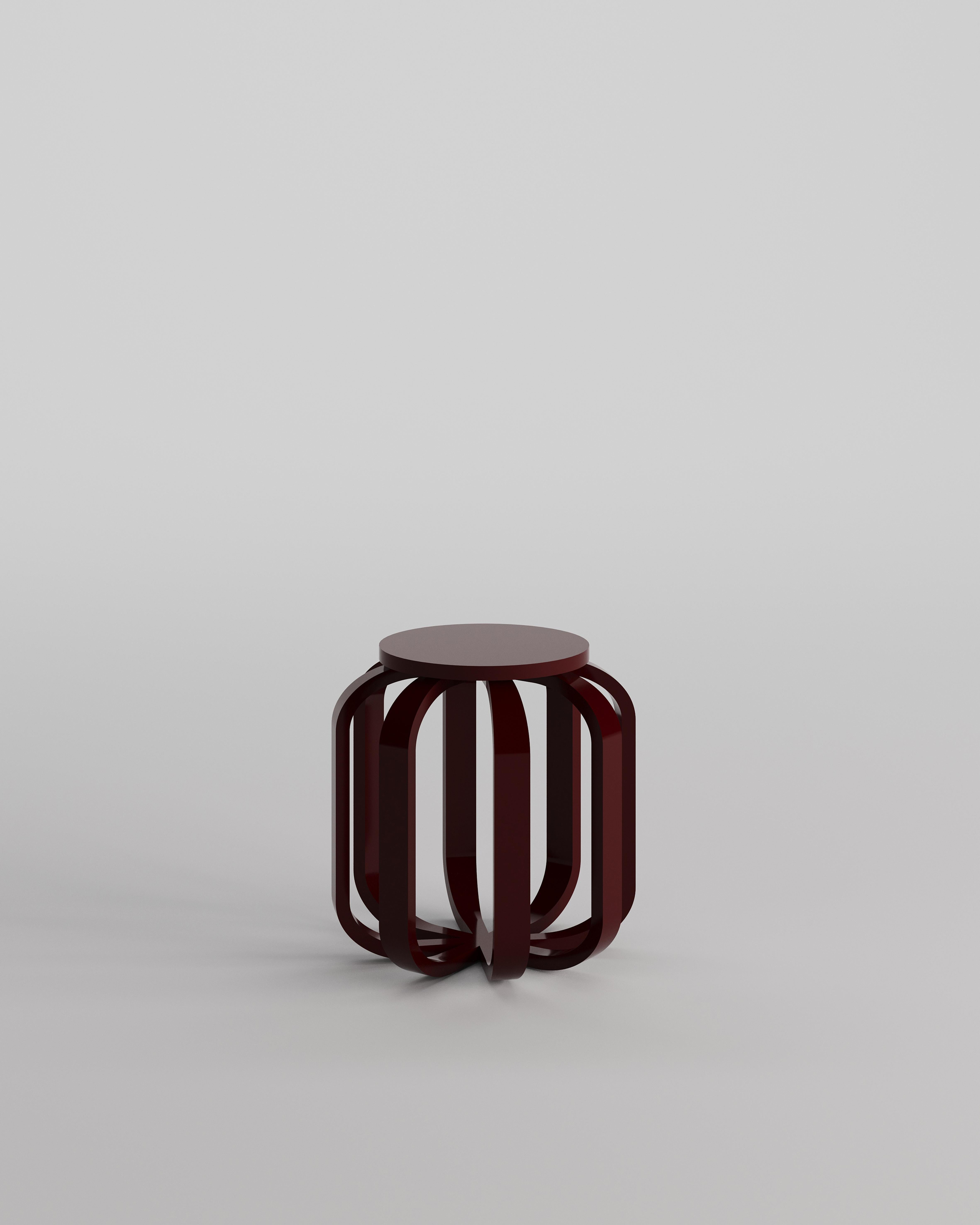 Lackierter käfig hocker by Tuğçe Geyik
Abmessungen: T 43 x B 43 x H 45 cm. SH: 45 cm.
MATERIALIEN: Lack.

Tuğçe Geyik ist eine in Istanbul ansässige Architektin und Designerin. Sie studierte an der Technischen Universität Yildiz, Fakultät für