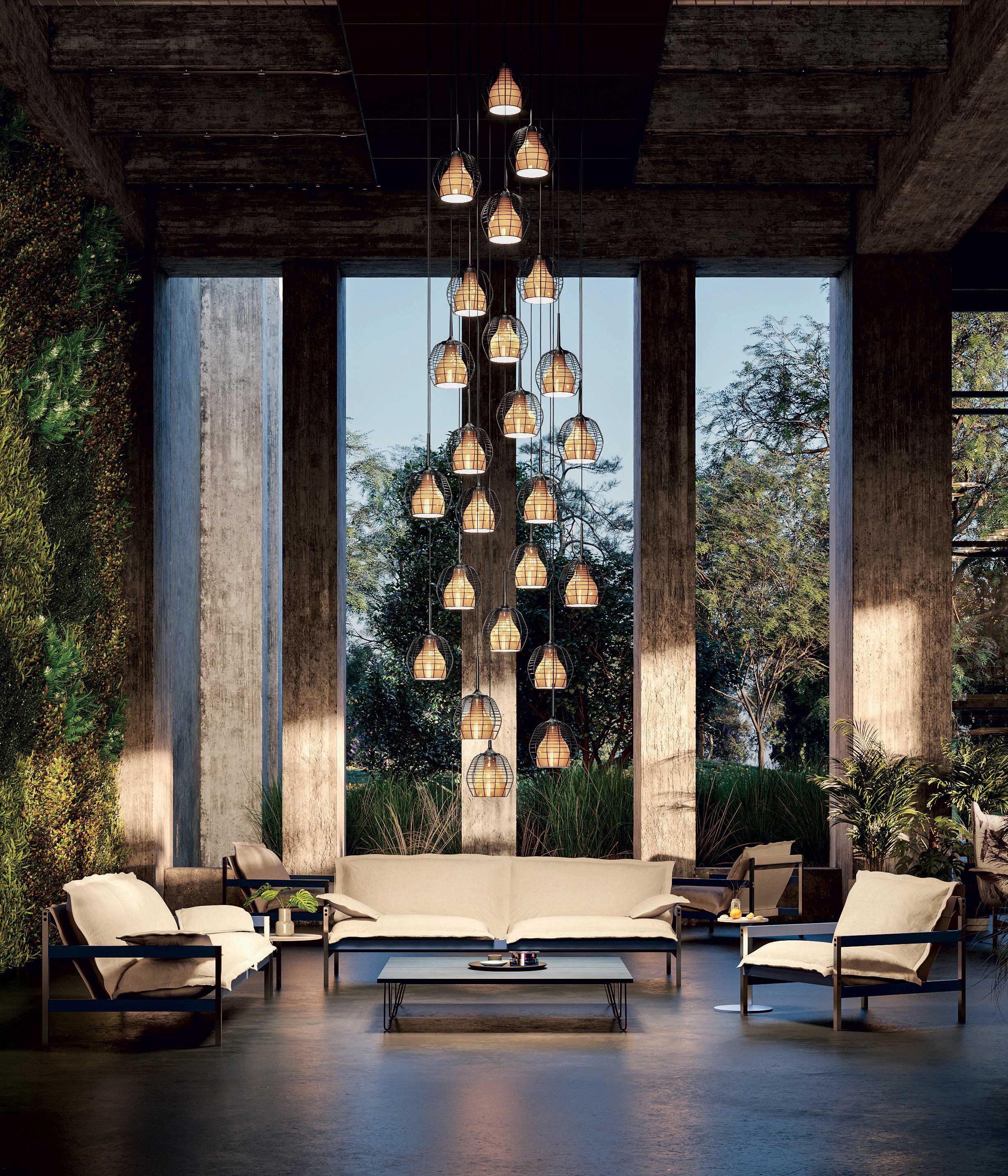 The contrast between the delicacy of the blown glass of the elegant glossy diffuser and the hardness of the steel of the outer cage with its irregular structure makes Cage unique and gives it an elegantly vintage touch.

Cage Large, with a diameter