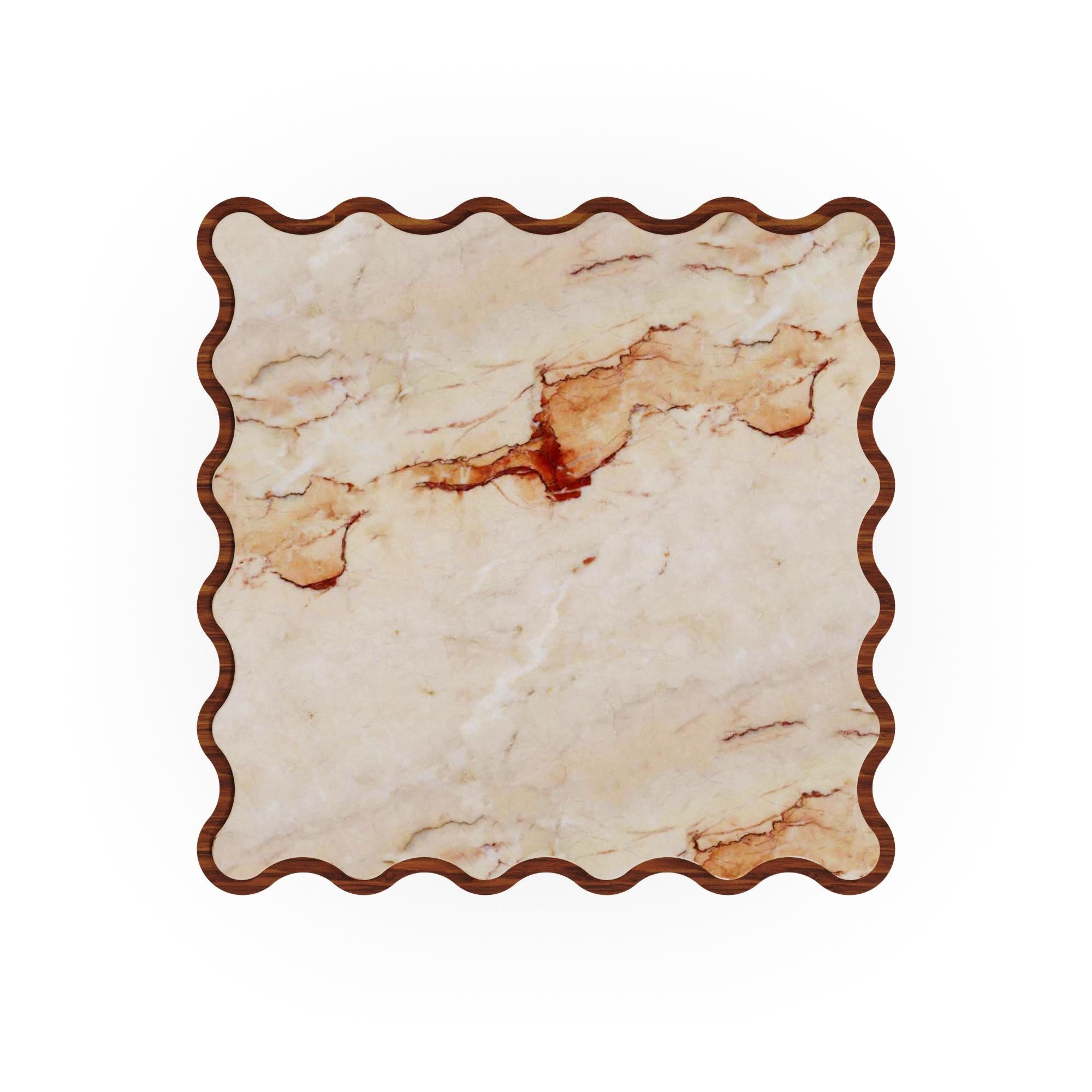 Fatto a mano Tavolo da pranzo per esterni Cagliari in Wood Wood Iroko con piano in marmo rosa Egeo in vendita