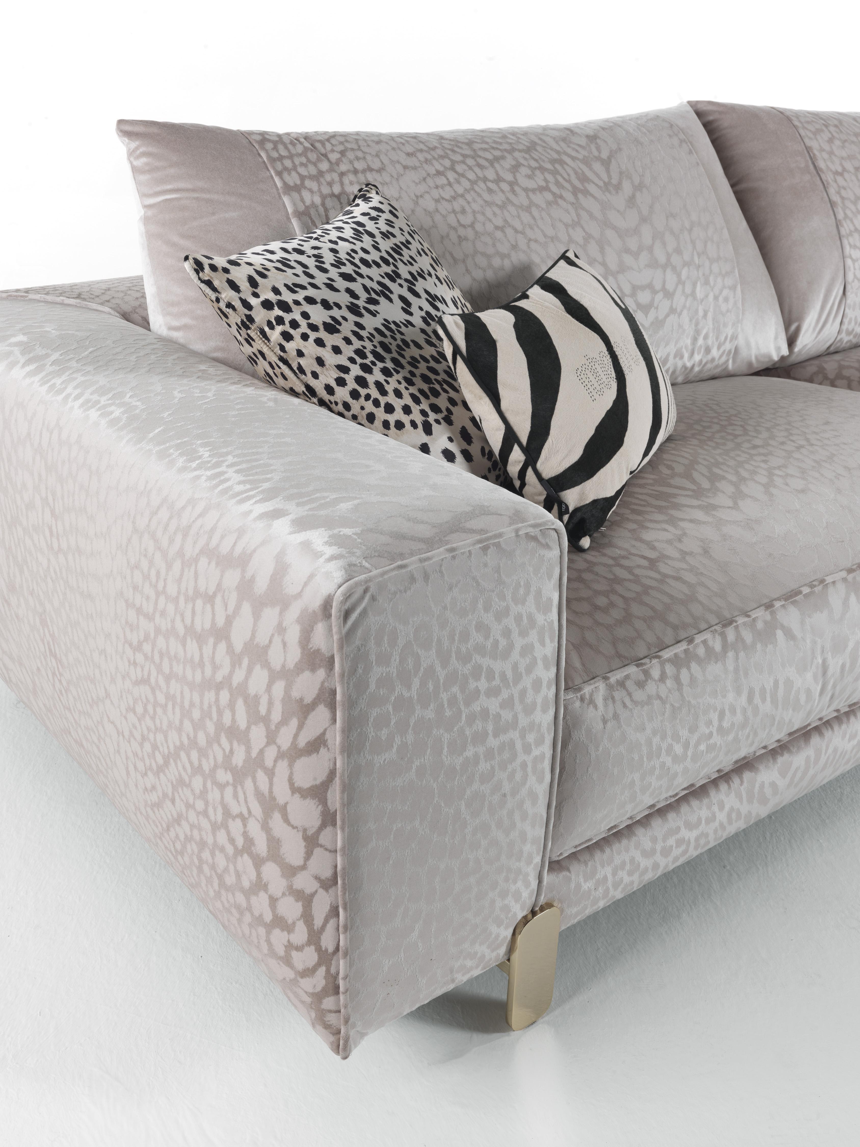 21. Jahrhundert Caicos 3-Sitzer-Sofa aus Stoff von Roberto Cavalli Home Interiors  (Moderne) im Angebot