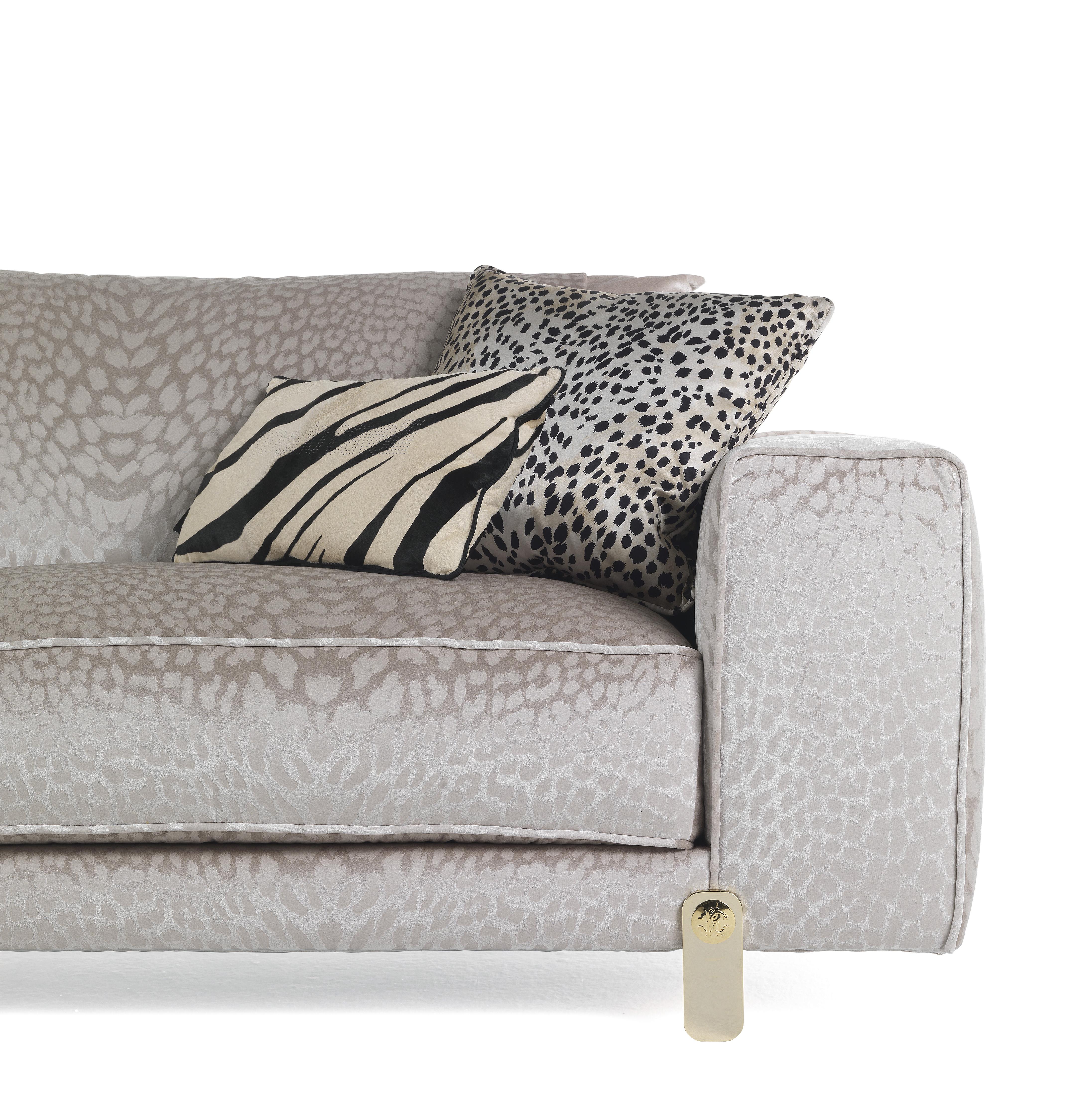 21. Jahrhundert Caicos 3-Sitzer-Sofa aus Stoff von Roberto Cavalli Home Interiors  im Zustand „Neu“ im Angebot in Cantù, Lombardia