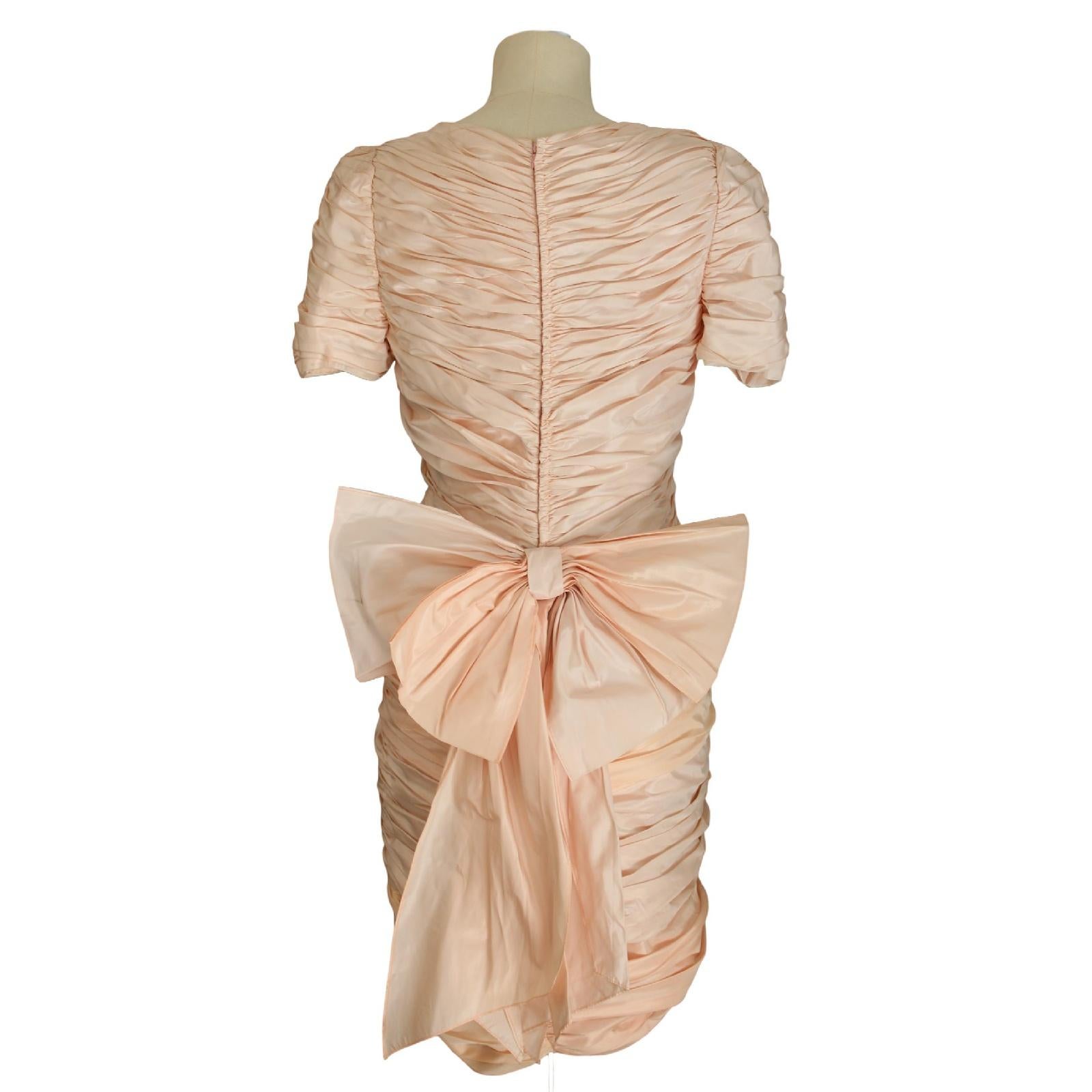 Vintage Meerjungfrauen-Hochzeitskleid aus rosa Seide mit kurzen Ärmeln 1980er Damen