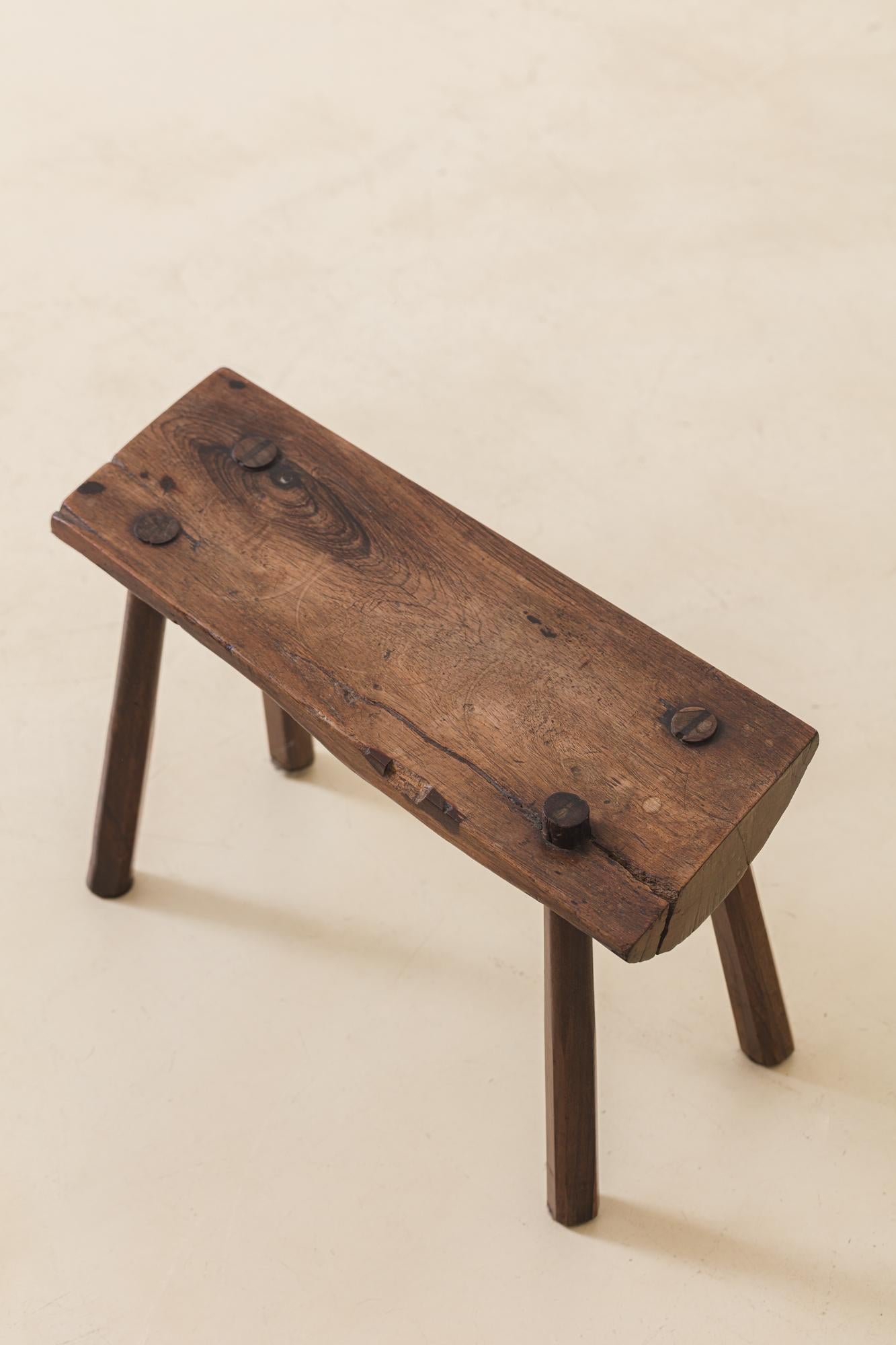 Caipira-Hocker, Brasilien, um 1900, Unbekannter Künstler im Zustand „Gut“ im Angebot in New York, NY