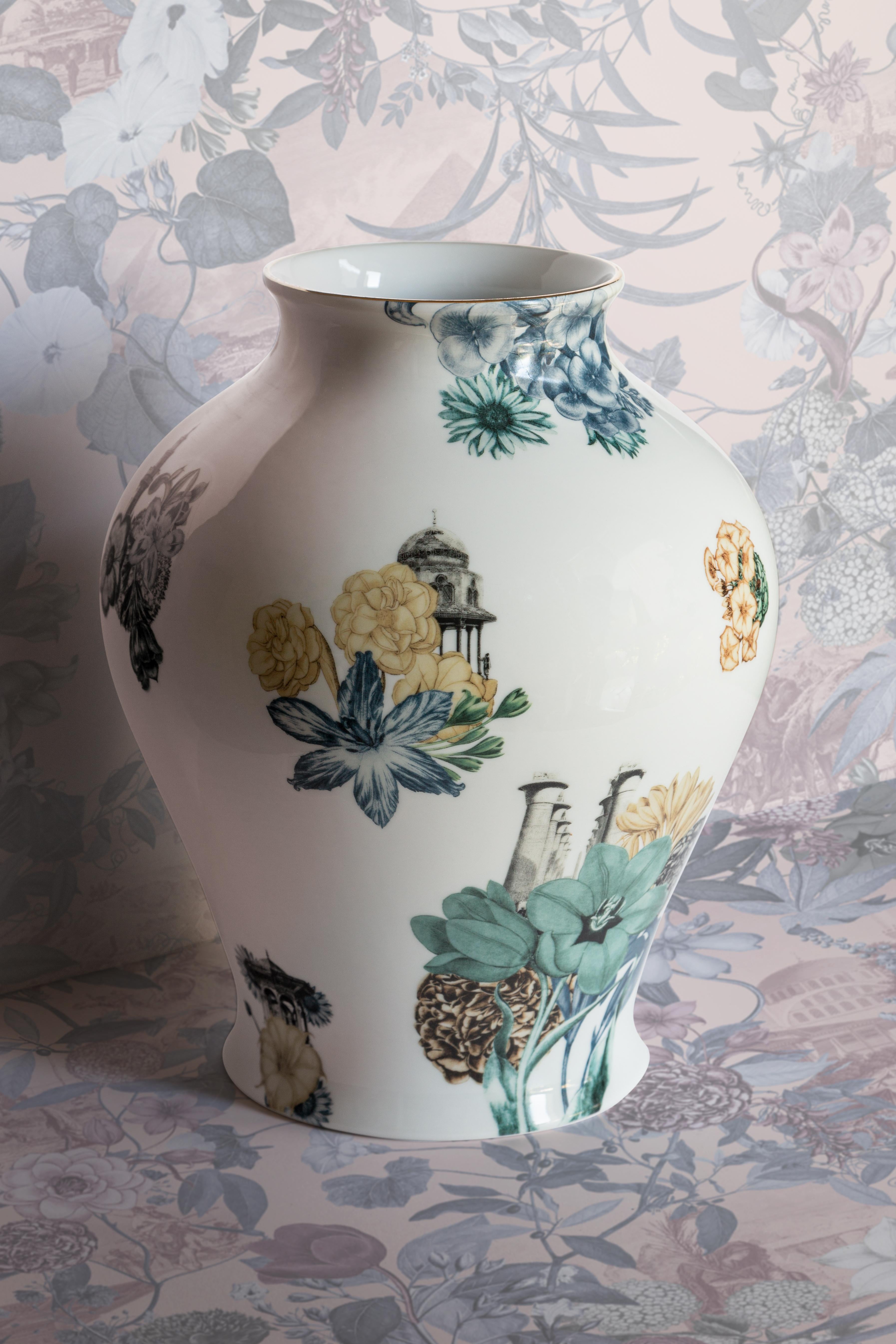 Cairo, Contemporary Porcelain Vase with Decorative Design by Vito Nesta For Sale 1