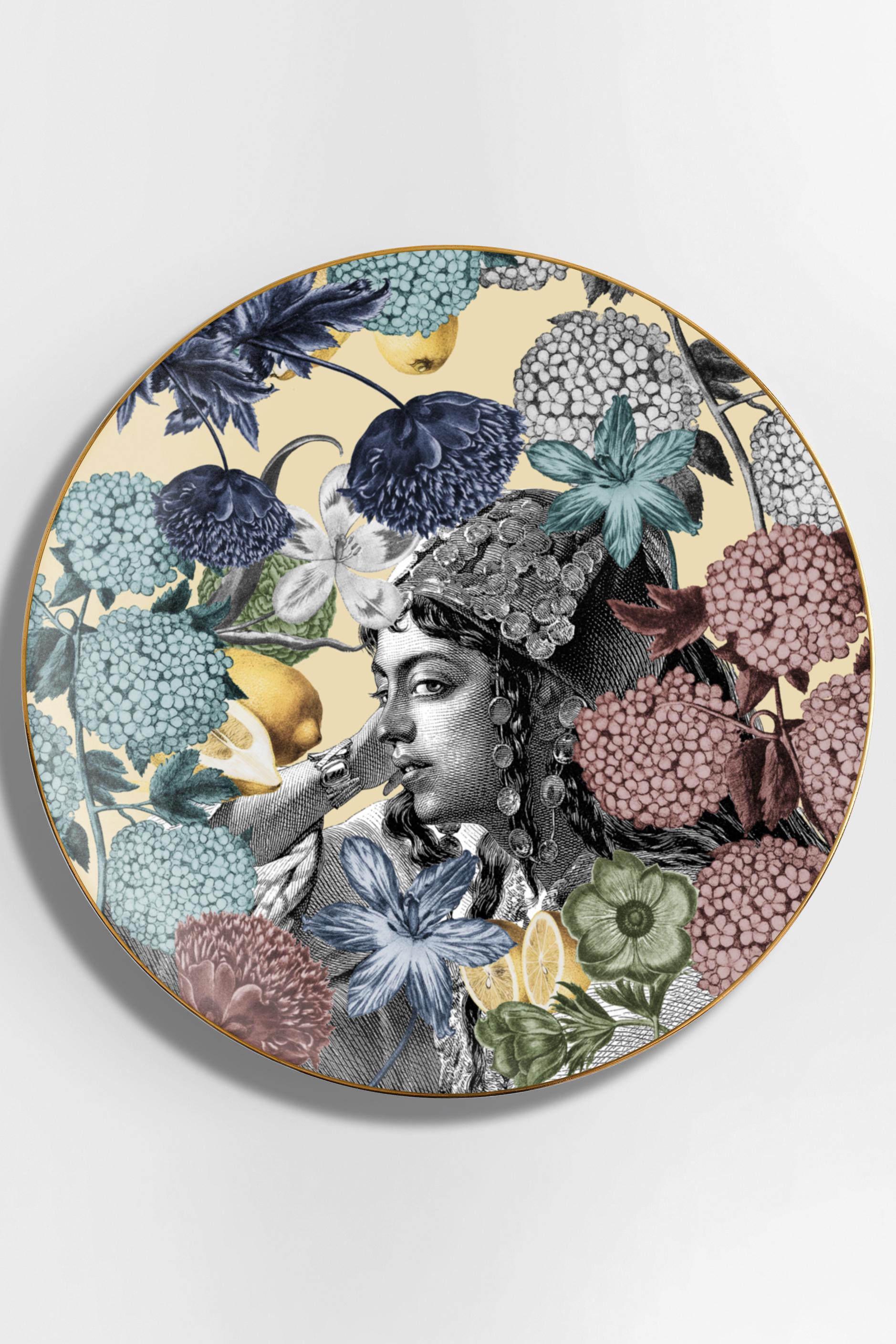 Cairo, Six Contemporary Porcelain Platters with Decorative Design For Sale 1