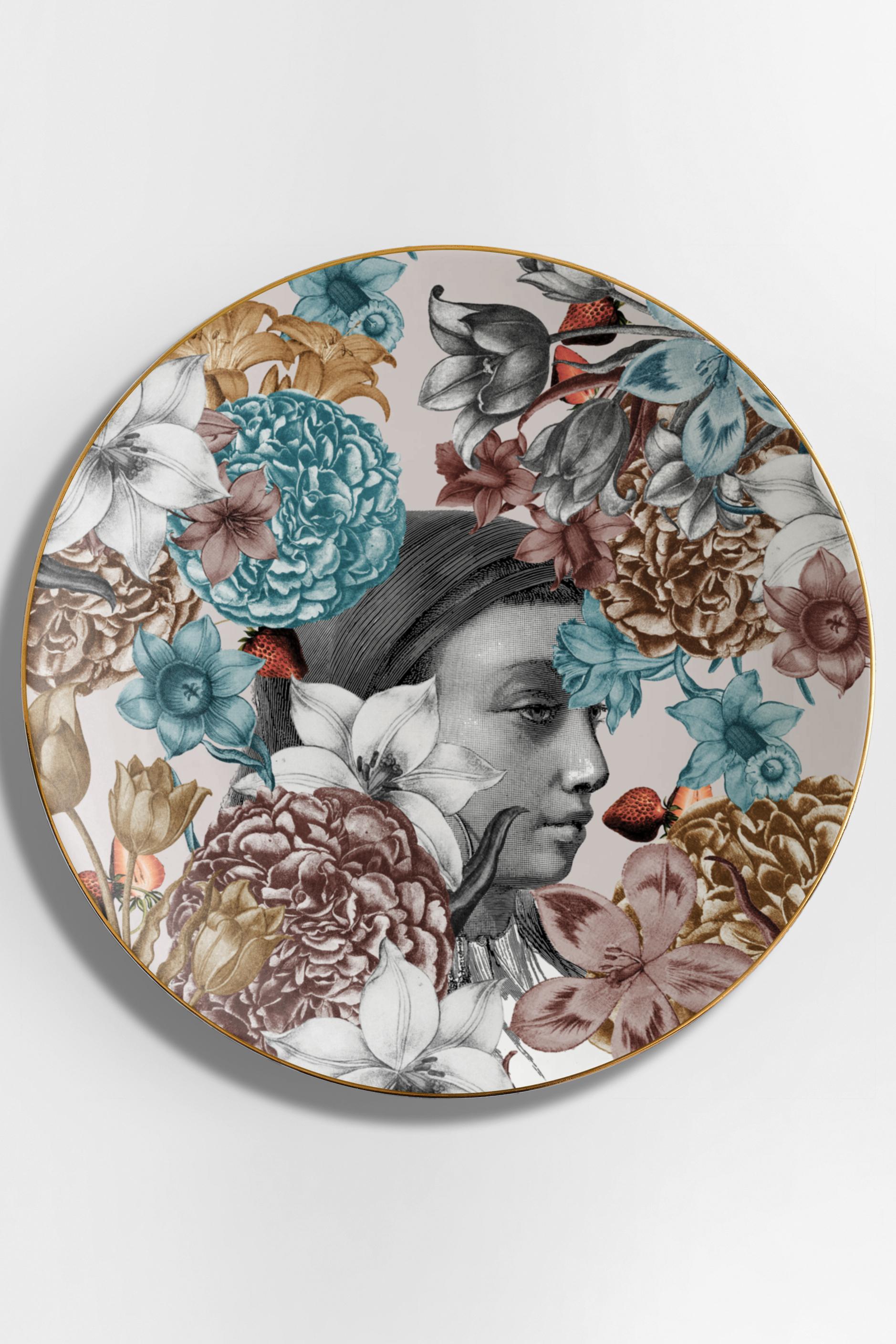 Cairo, Six Contemporary Porcelain Platters with Decorative Design For Sale 2