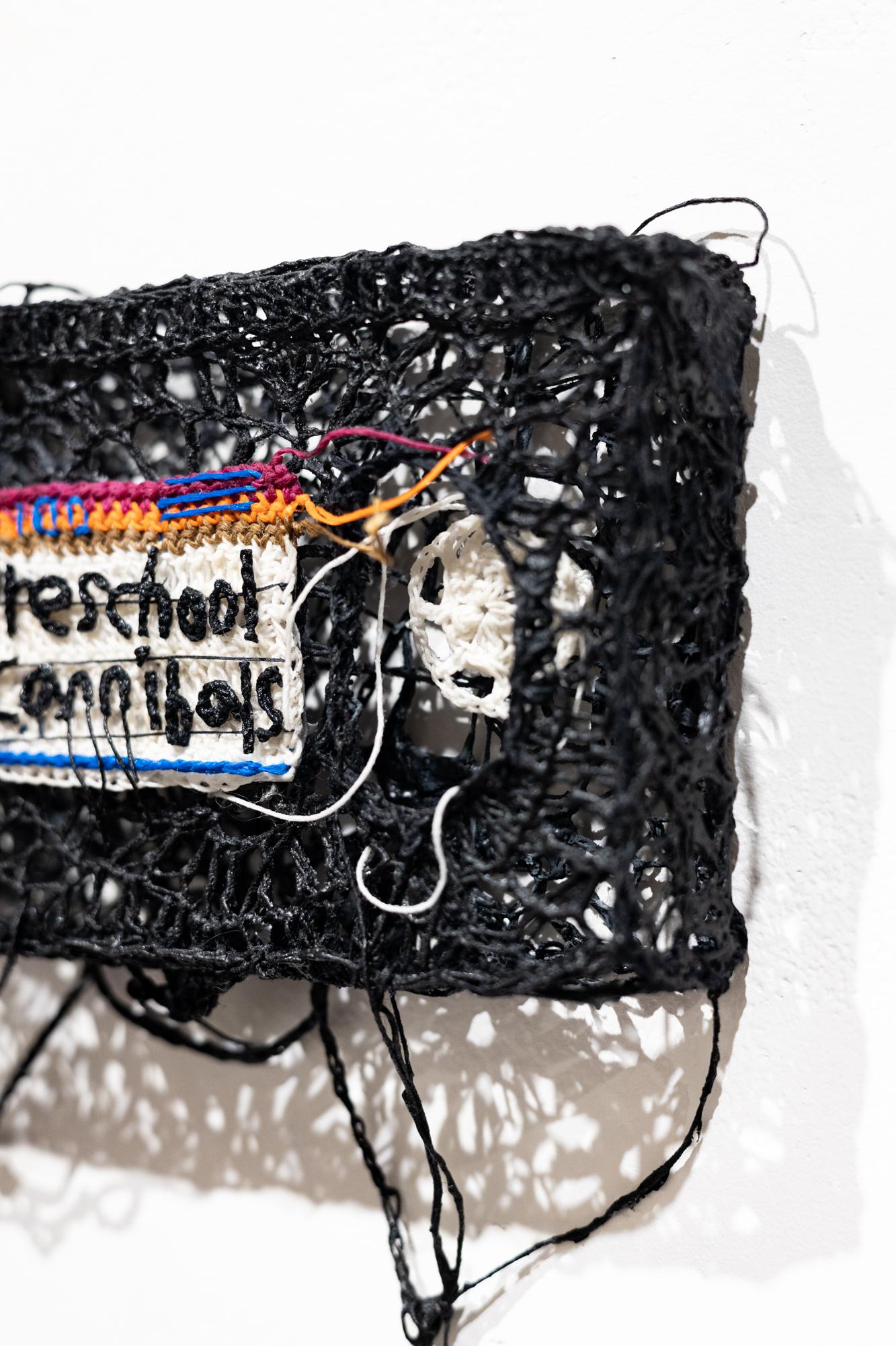 Cannibales de l'école maternelle - Contemporain Sculpture par Caitlin McCormack