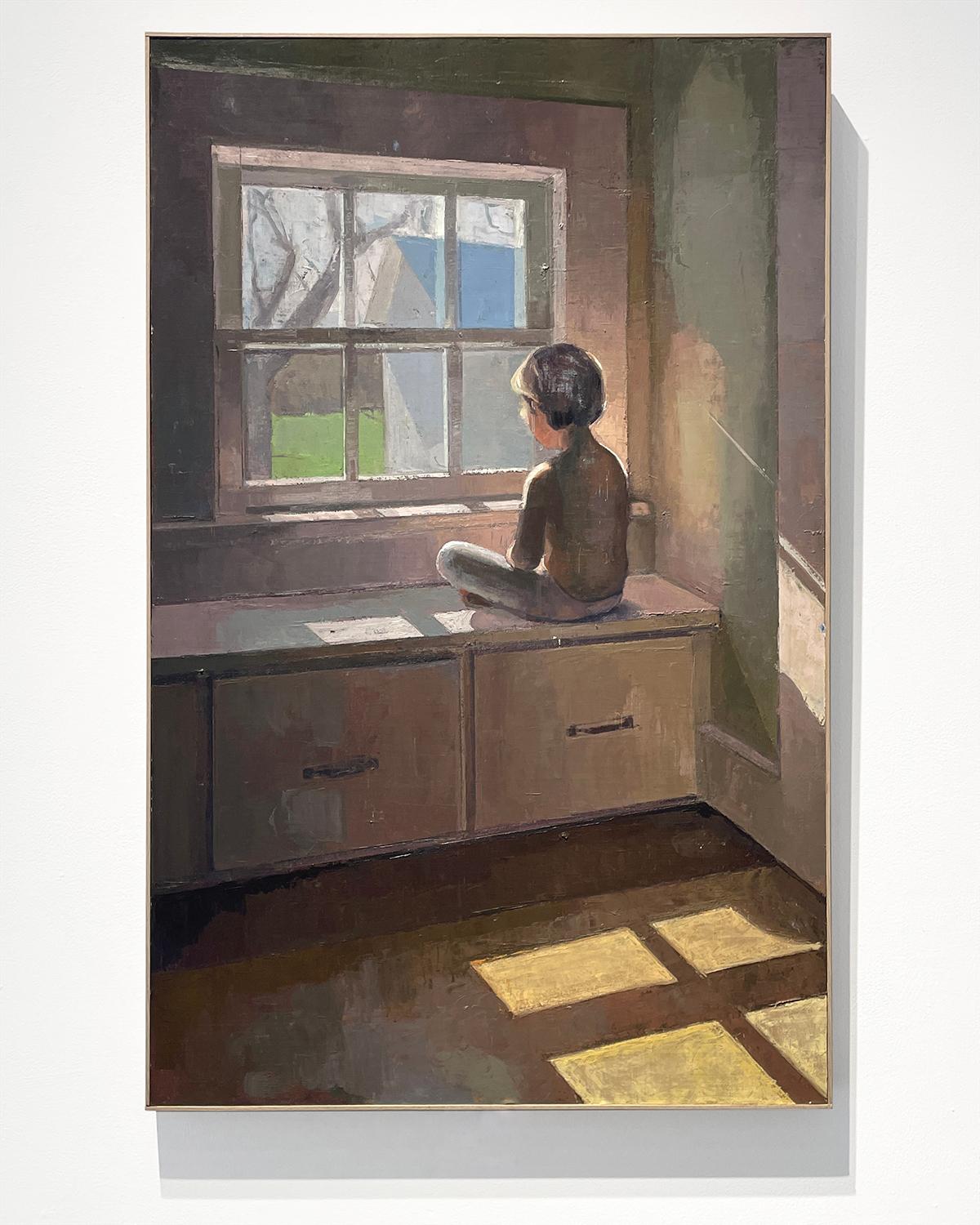 3 PM (Pittura a olio contemporanea di un bambino seduto alla finestra in un'abitazione di proprietà della famiglia. - Painting di Caitlin Winner