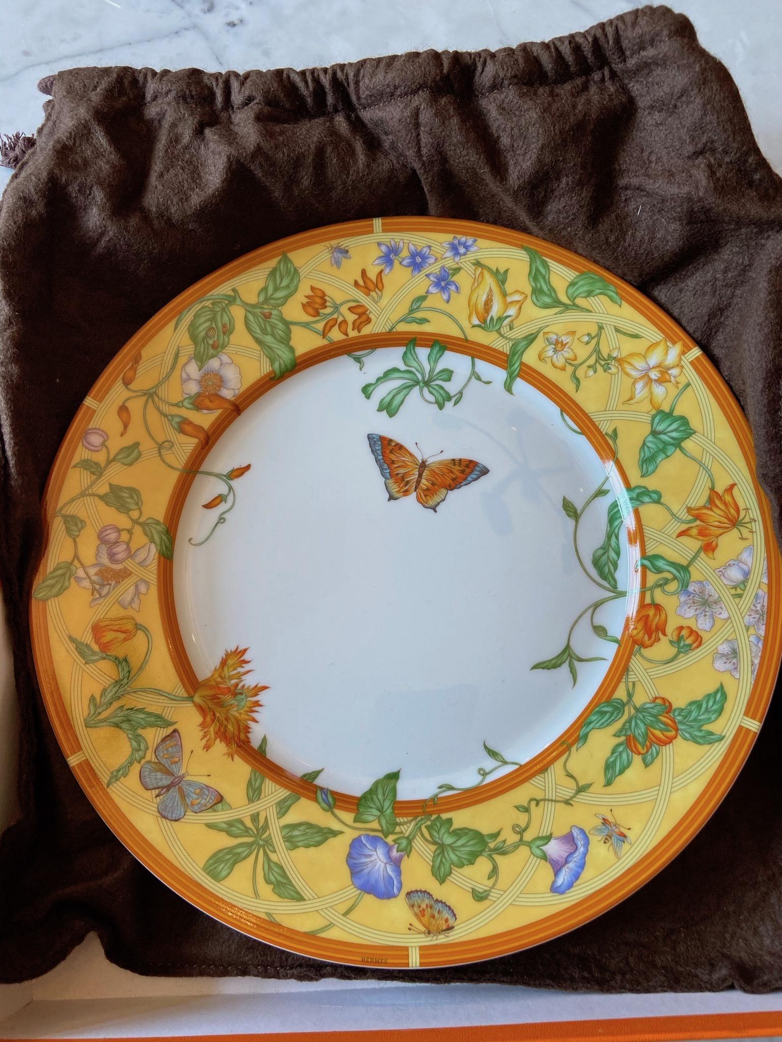 Cake/ Dessert Plate from Siesta Collection Hermès Paris, Fine Porcelain Limoges In Good Condition For Sale In London, GB