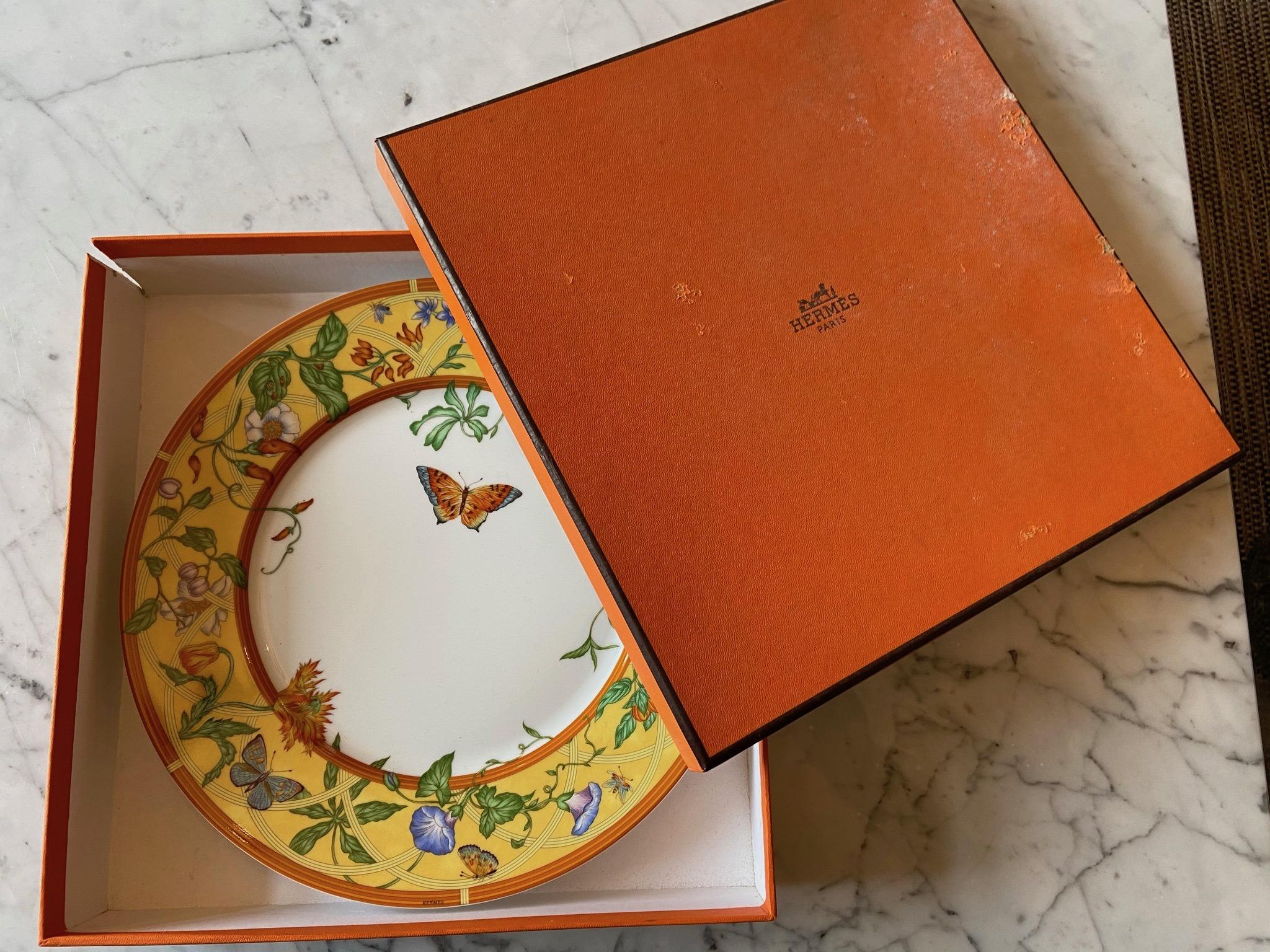 Contemporary Cake/ Dessert Plate from Siesta Collection Hermès Paris, Fine Porcelain Limoges For Sale