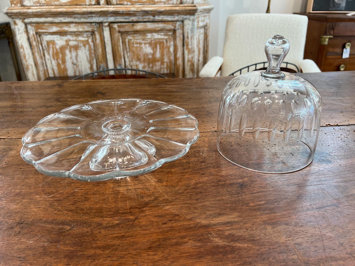 Cake Plate with Glass Cloche In Fair Condition In New Orleans, LA
